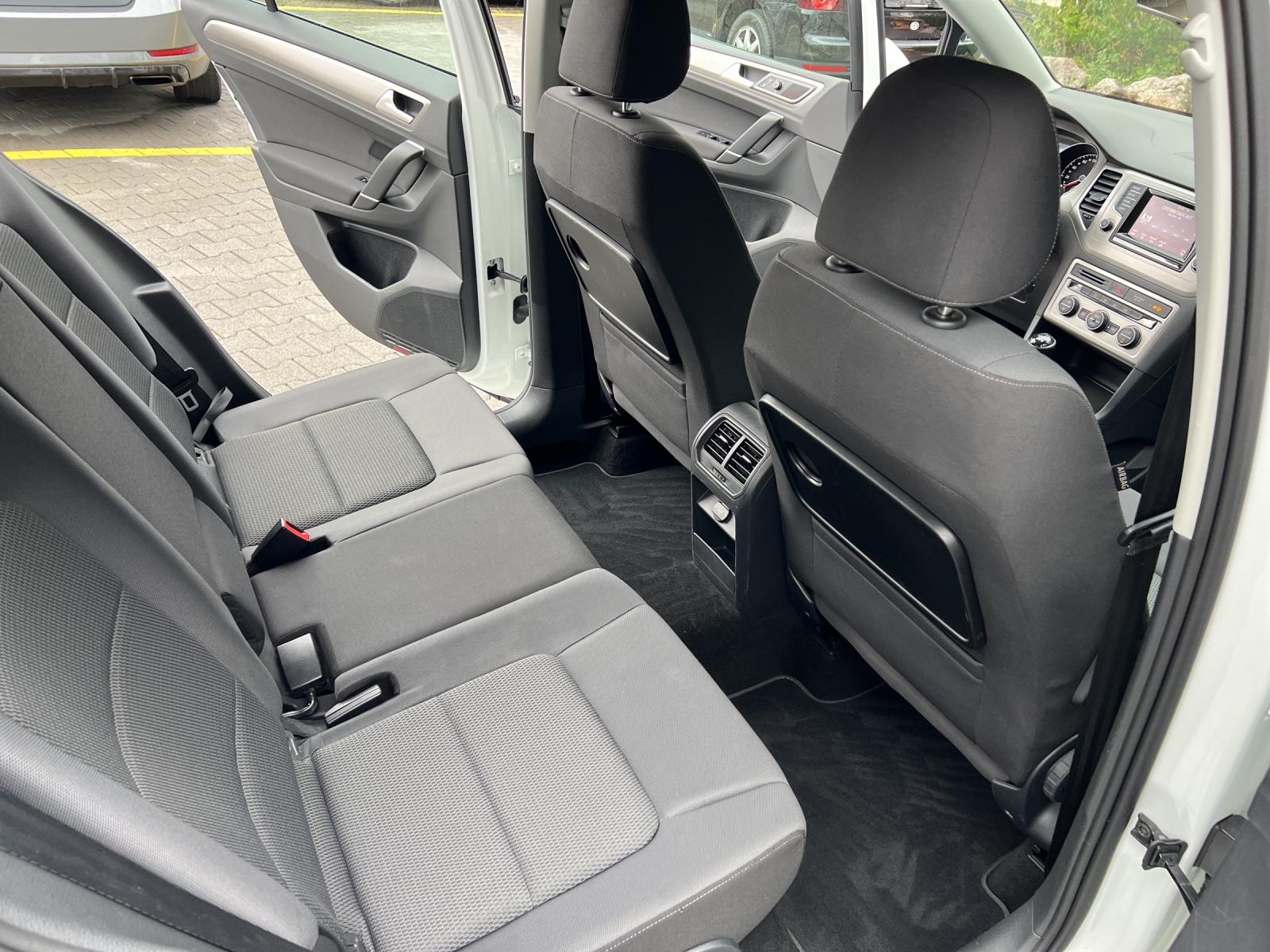 VW Golf Sportsvan 1.2 TSI Comfortline-image-7