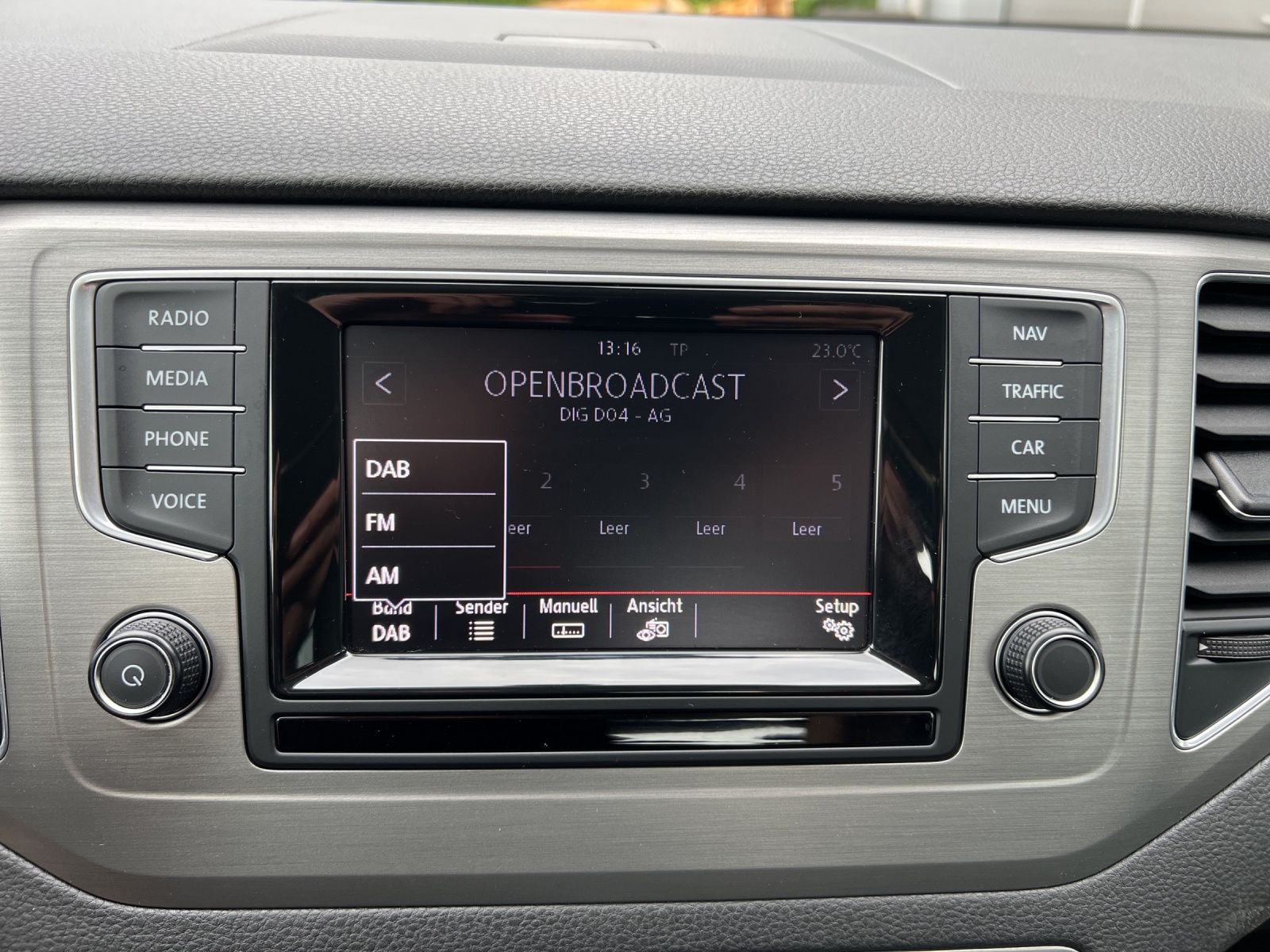 VW Golf Sportsvan 1.2 TSI Comfortline-image-12