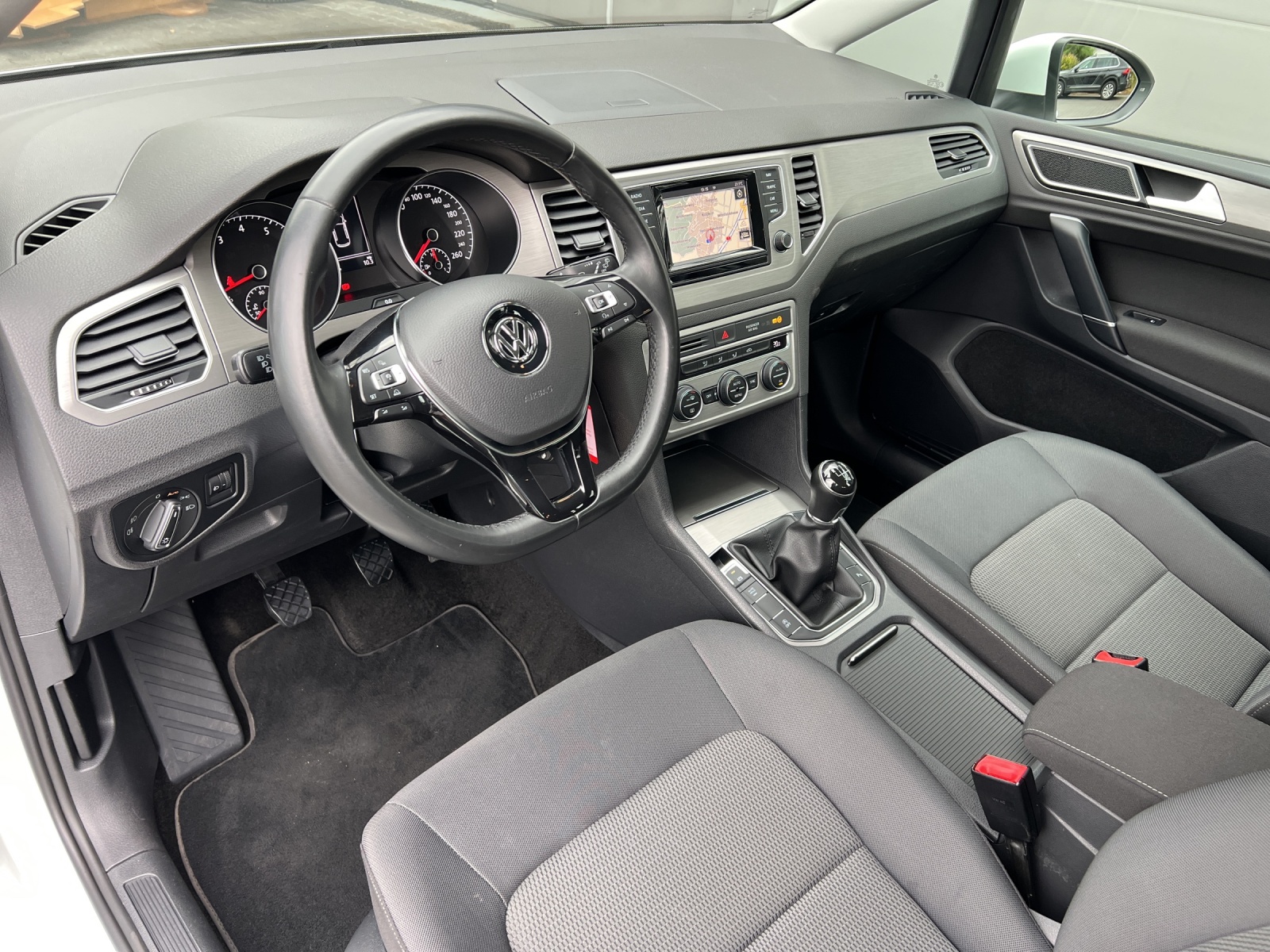 VW Golf Sportsvan 1.2 TSI Comfortline-image-10