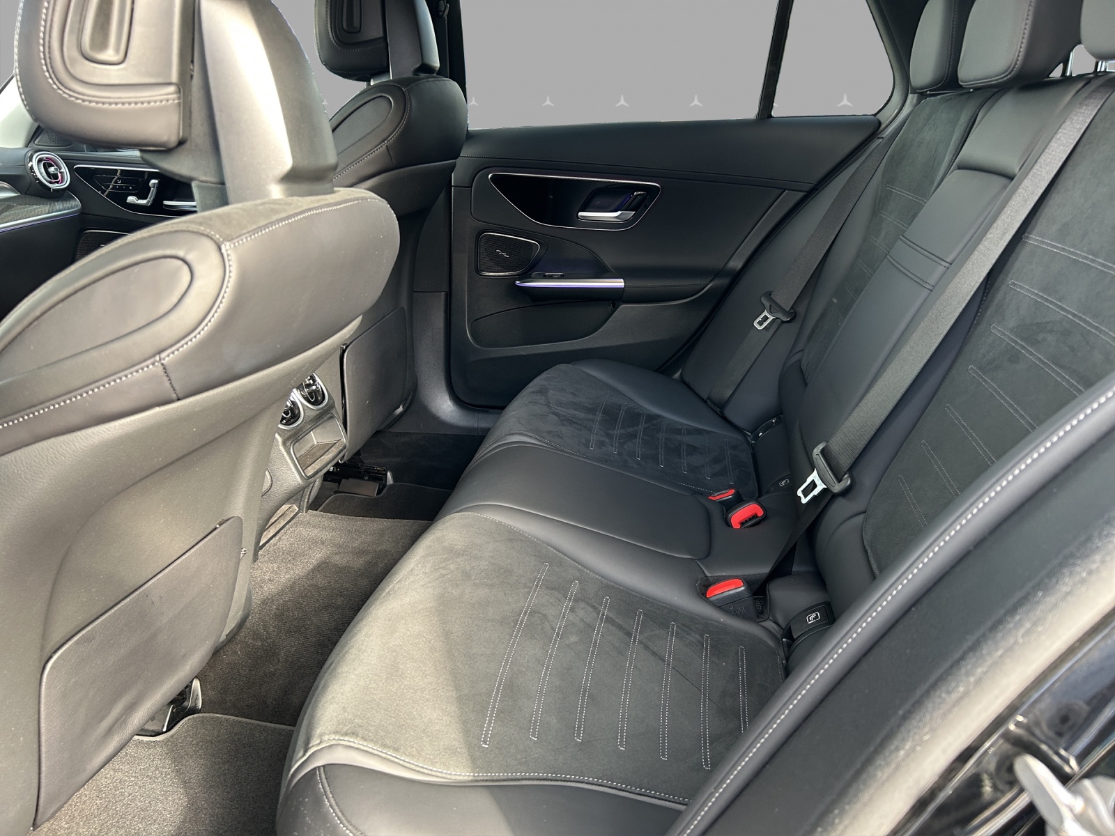 MERCEDES-BENZ C 200 T AMG Line-image-12