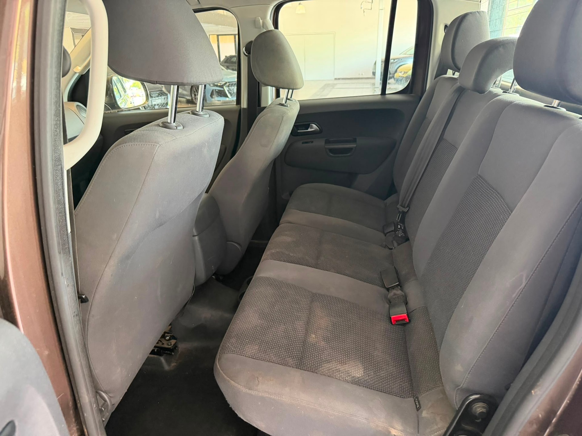 VW Amarok 3.0TDI Highline 4Motion Automatic-image-12