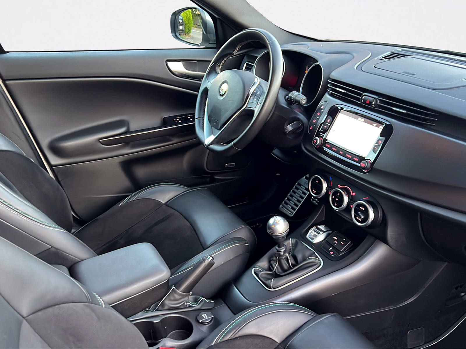 ALFA ROMEO Giulietta 1.4 MultiAir Distinctive-image-3