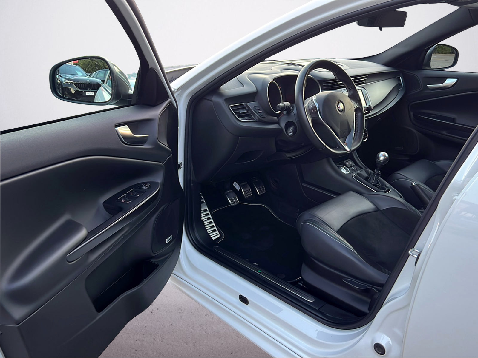 ALFA ROMEO Giulietta 1.4 MultiAir Distinctive-image-8