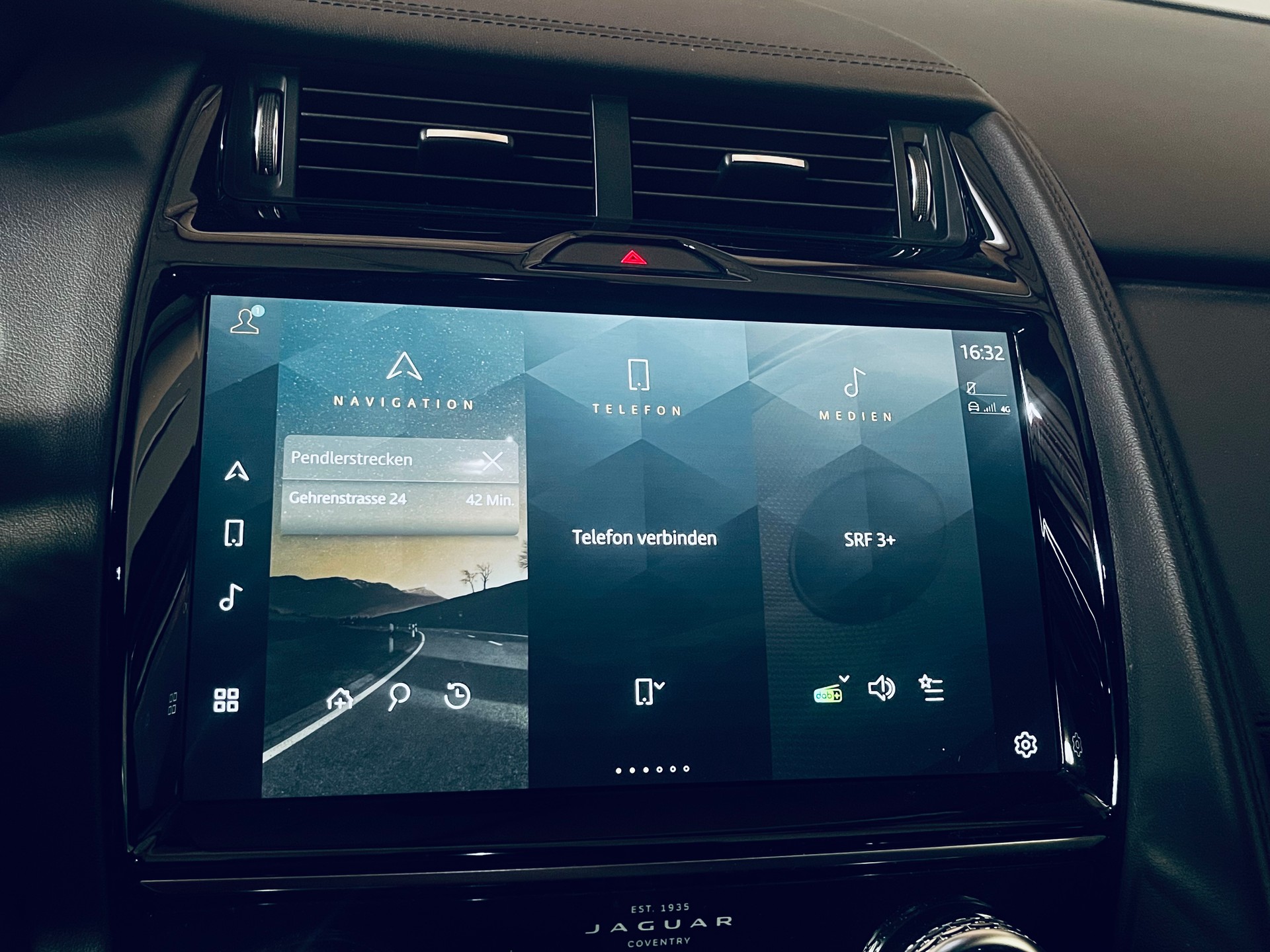 JAGUAR E-Pace 2.0 P250 R-Dynamic AWD-image-19