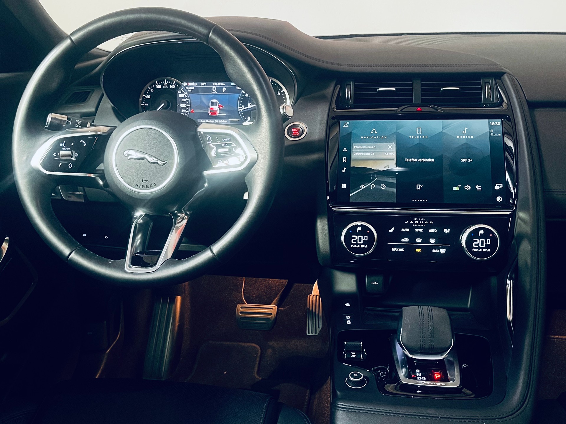 JAGUAR E-Pace 2.0 P250 R-Dynamic AWD-image-16