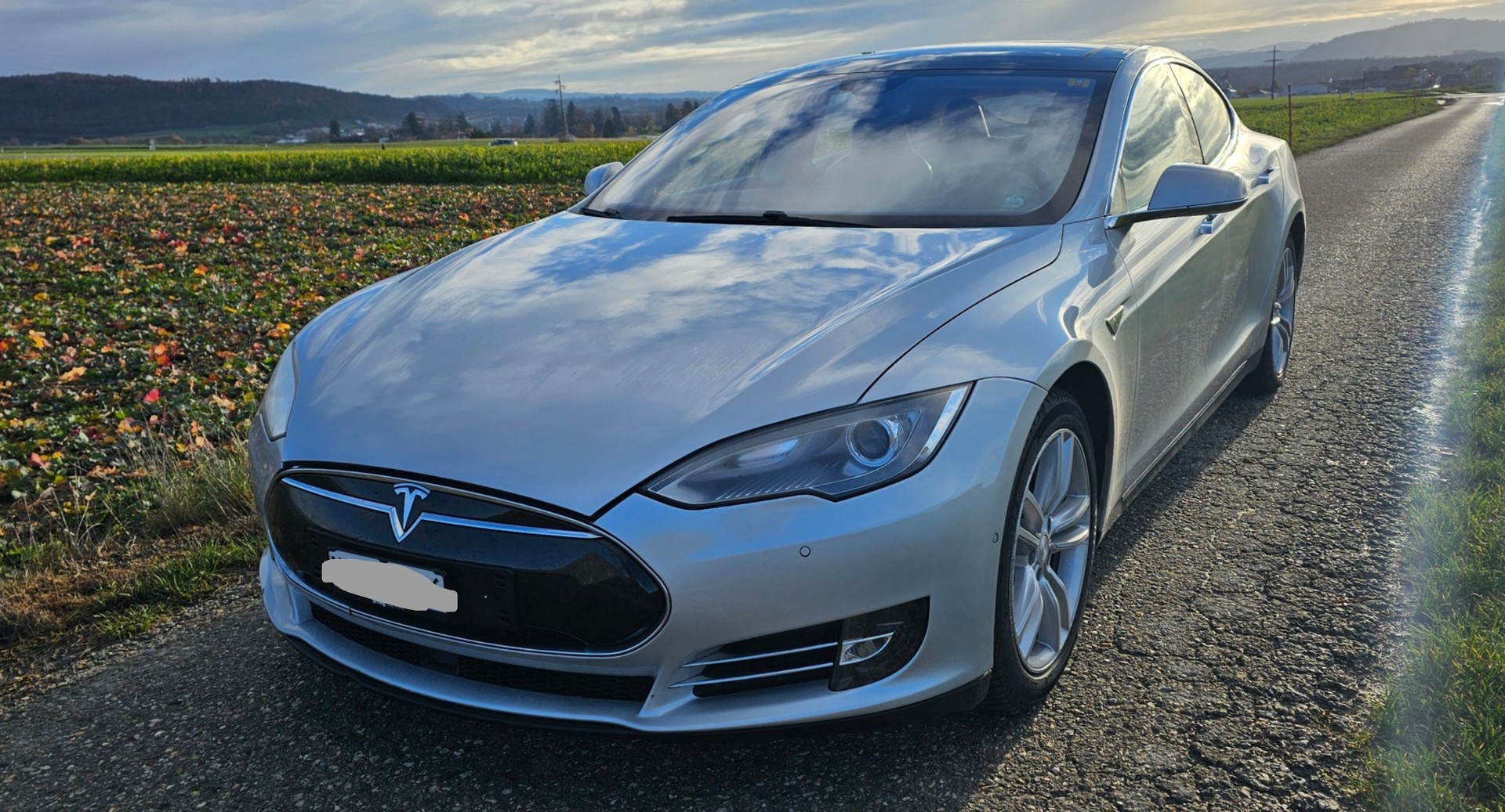 TESLA 85-image-0