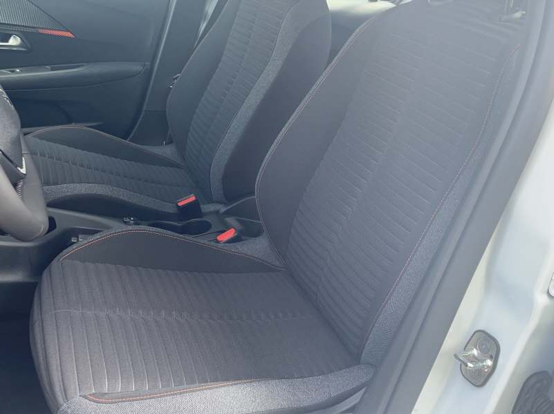 PEUGEOT 208 1.2 PureTech 100 Active Pack-image-4
