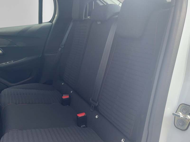 PEUGEOT 208 1.2 PureTech 100 Active Pack-image-7