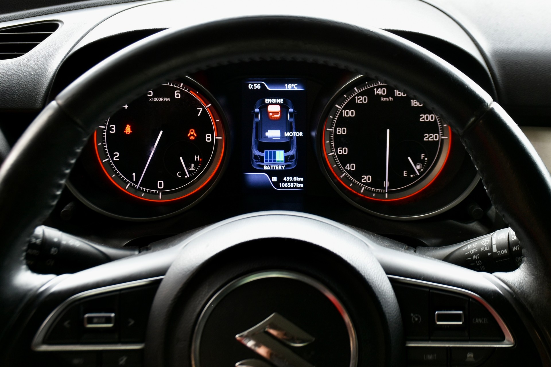 SUZUKI Swift 1.2i 16V SHVS Compact Top Hybrid Allgrip 4x4-image-8