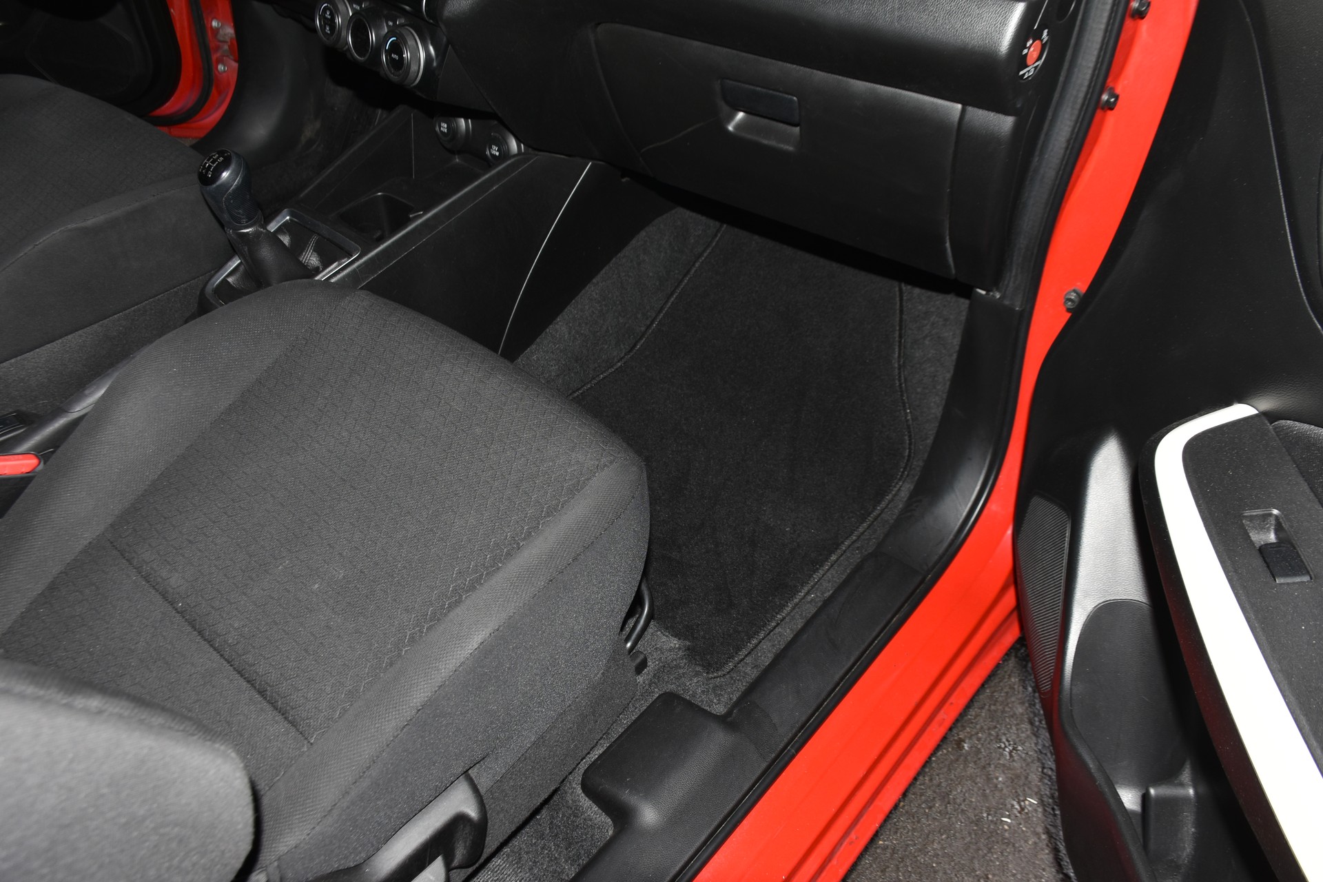 SUZUKI Swift 1.2i 16V SHVS Compact Top Hybrid Allgrip 4x4-image-4