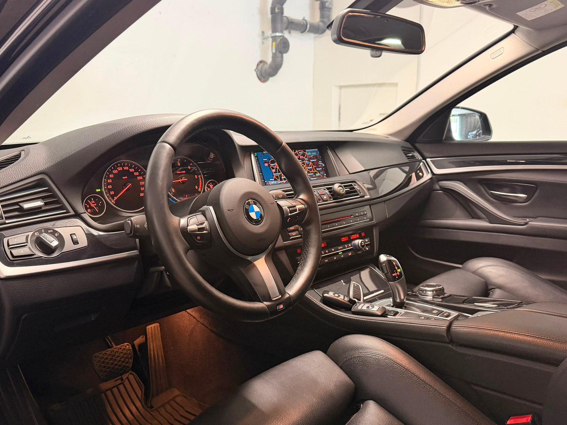 BMW 520d Touring xDrive Steptronic-image-9