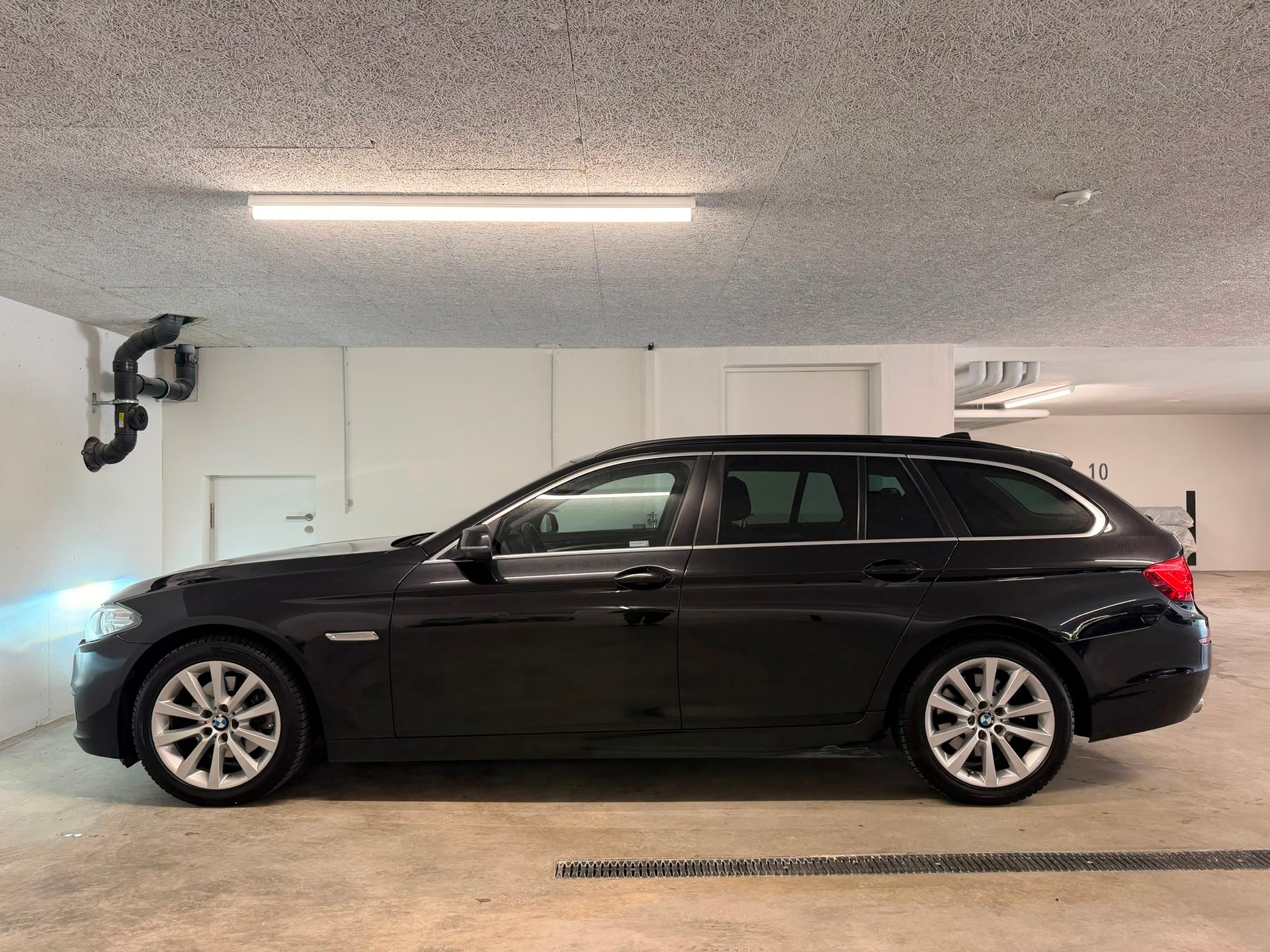 BMW 520d Touring xDrive Steptronic-image-3