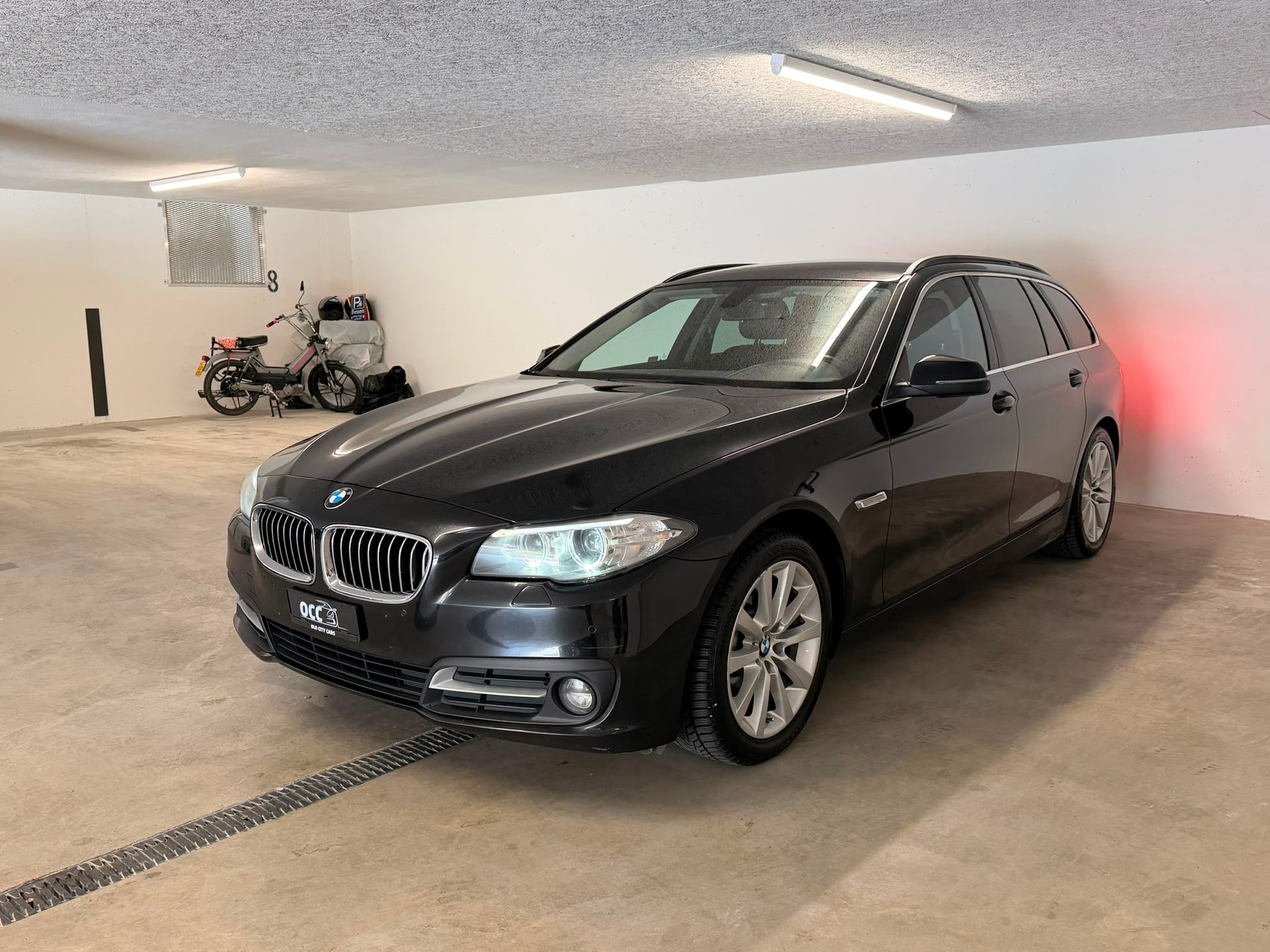 BMW 520d Touring xDrive Steptronic-image-2