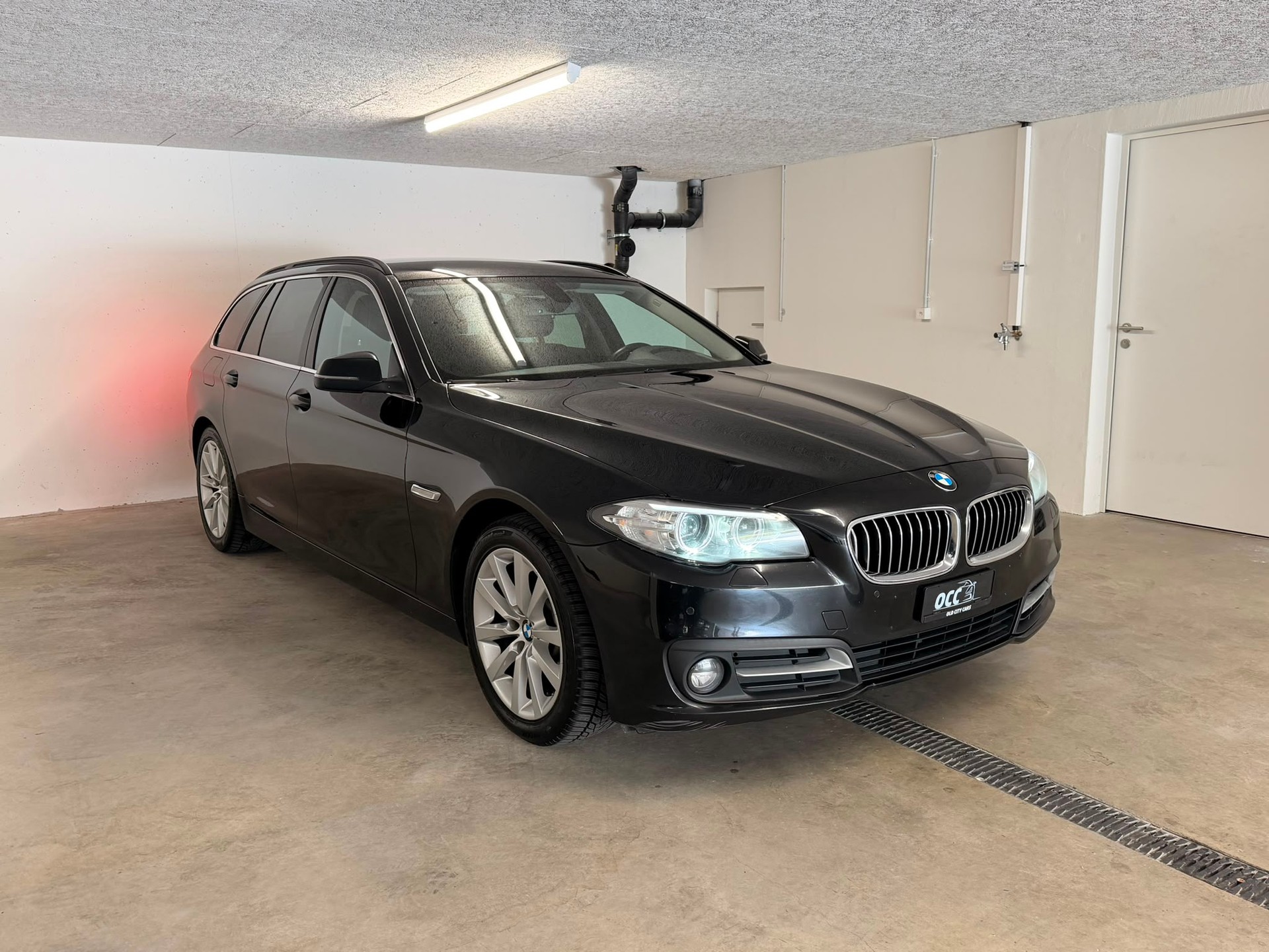 BMW 520d Touring xDrive Steptronic-image-0