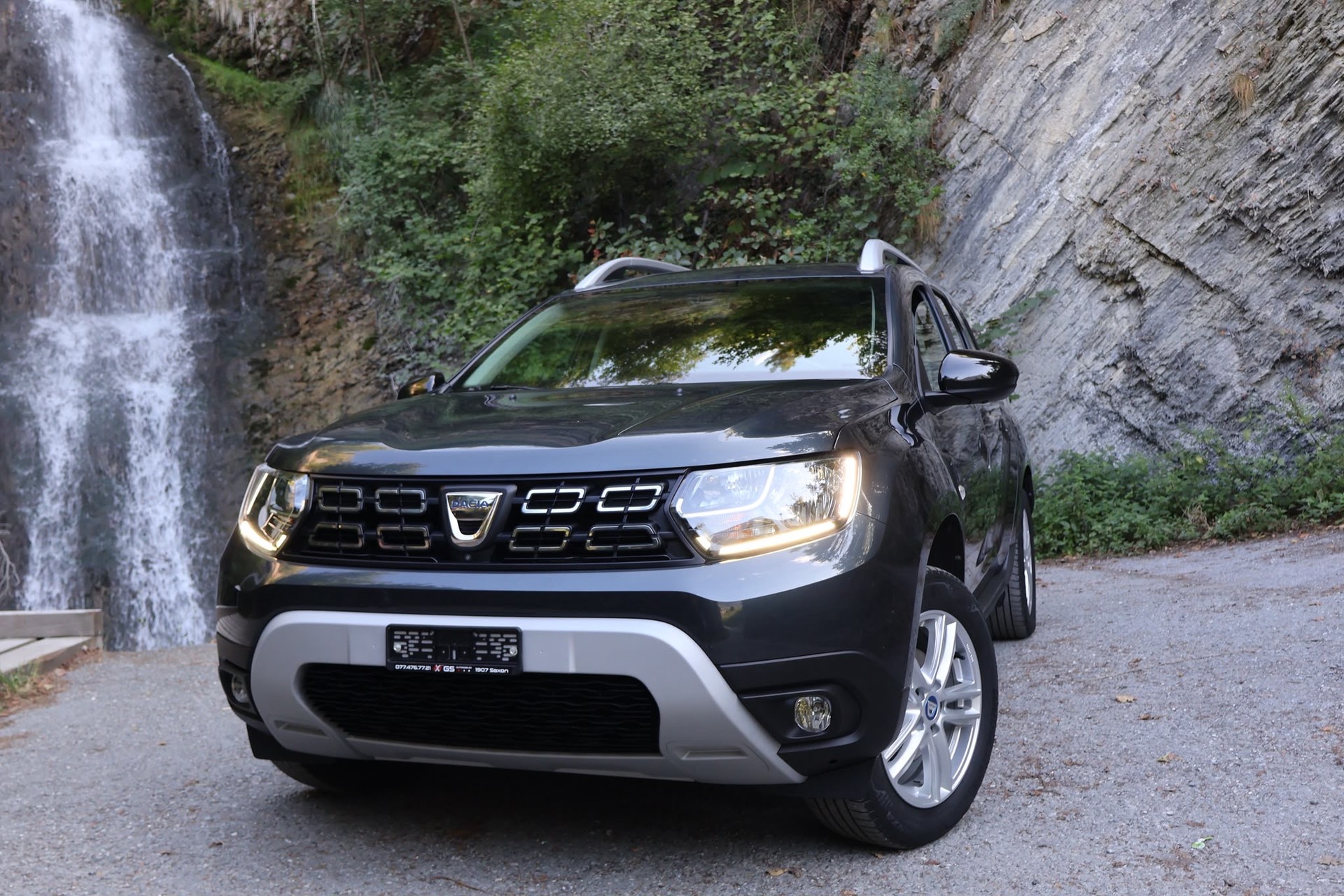 DACIA Duster dCi 115 Celebration 4x4-image-2