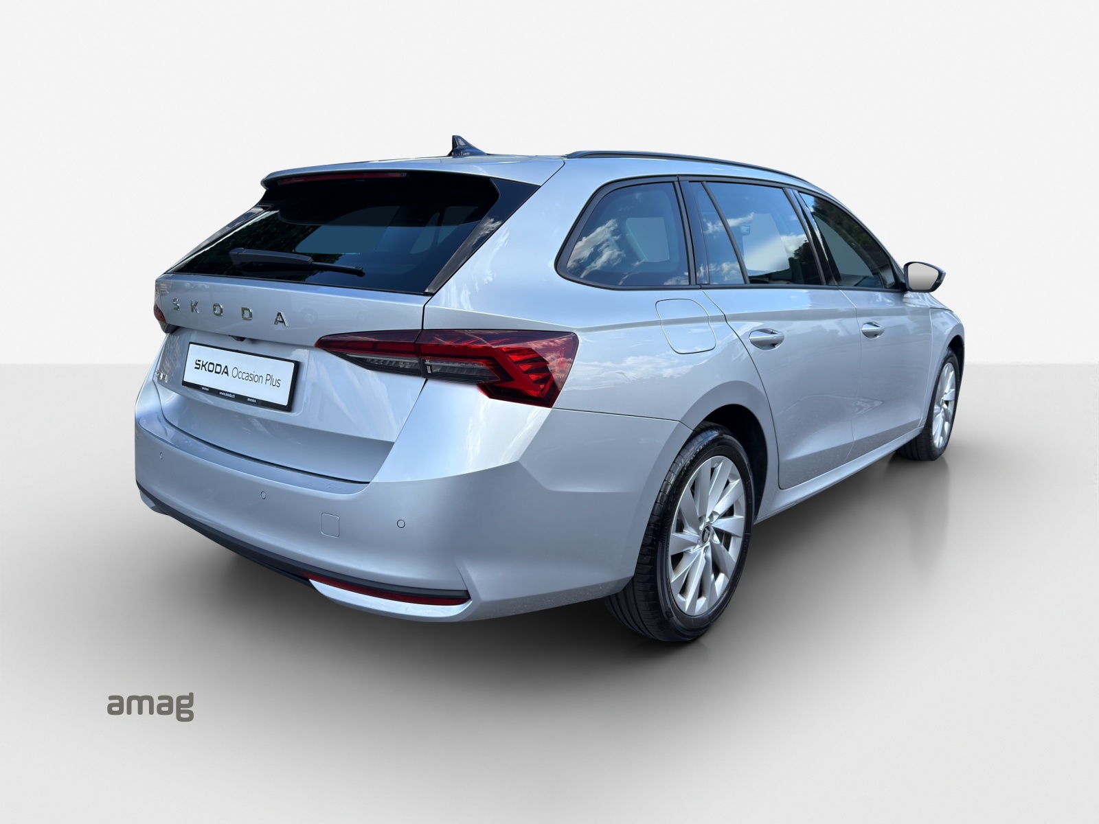 SKODA Octavia Combi 2.0 TDI DSG Selection-image-4