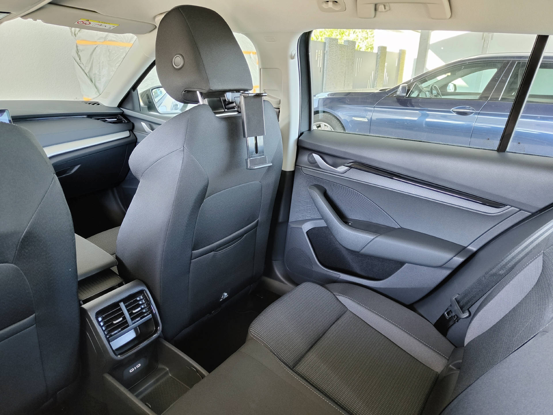 SKODA Octavia Combi 2.0 TSI Selection 4x4 DSG-image-12