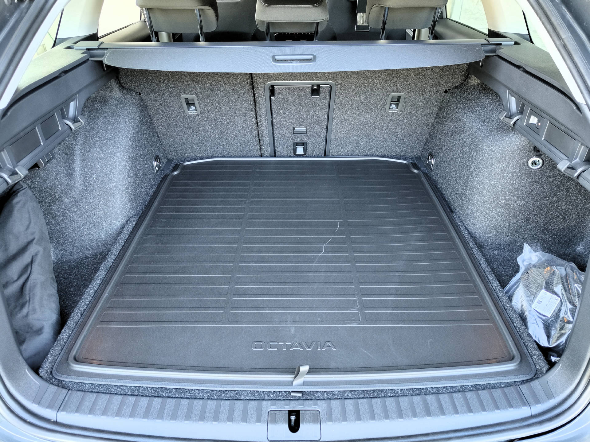 SKODA Octavia Combi 2.0 TSI Selection 4x4 DSG-image-14