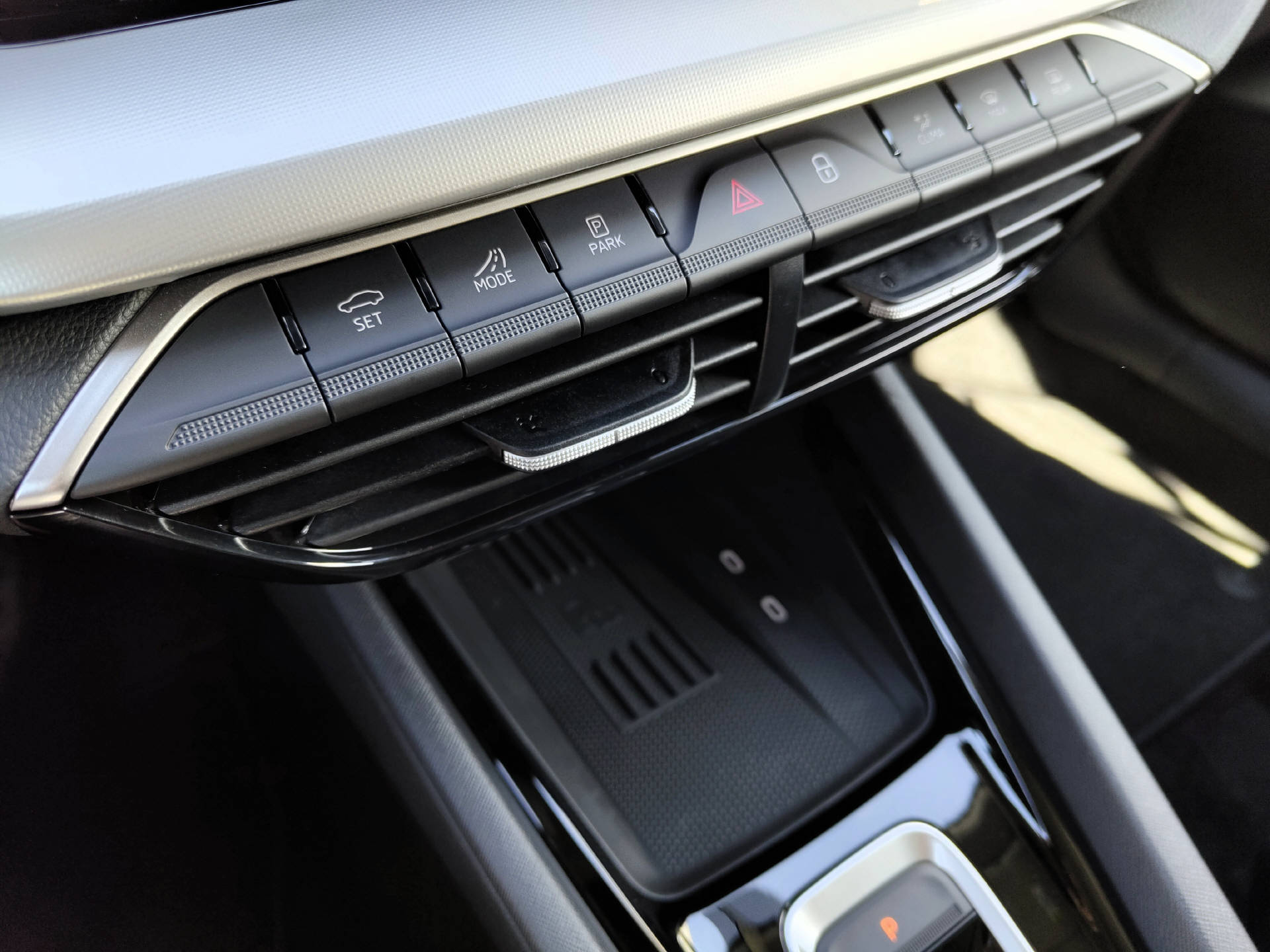 SKODA Octavia Combi 2.0 TSI Selection 4x4 DSG-image-9