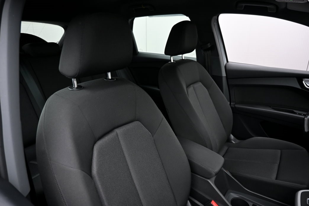 AUDI Q4 e-tron 35-image-5