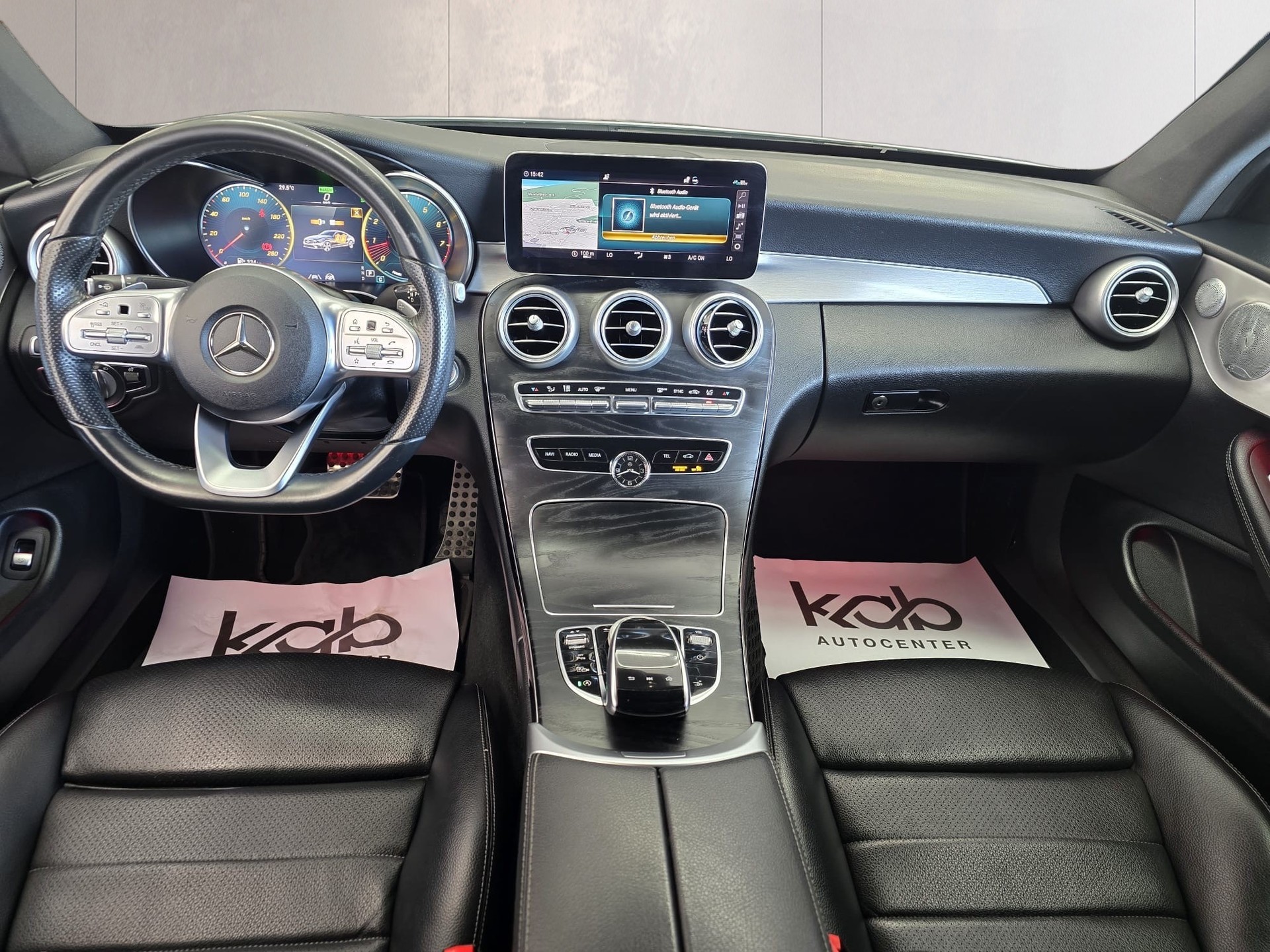 MERCEDES-BENZ C 200 4Matic AMG Line 9G-Tronic-image-7