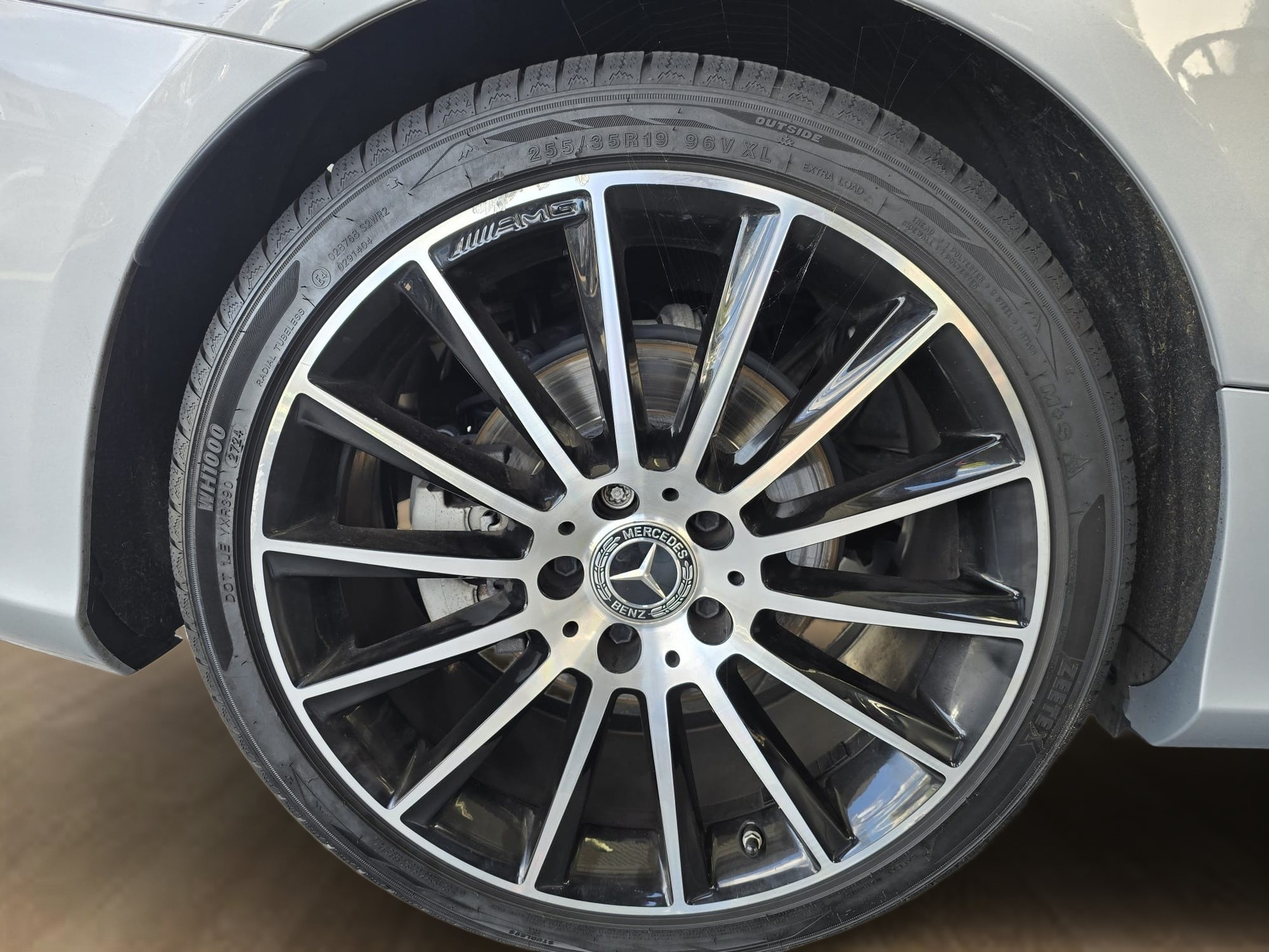 MERCEDES-BENZ C 200 4Matic AMG Line 9G-Tronic-image-21