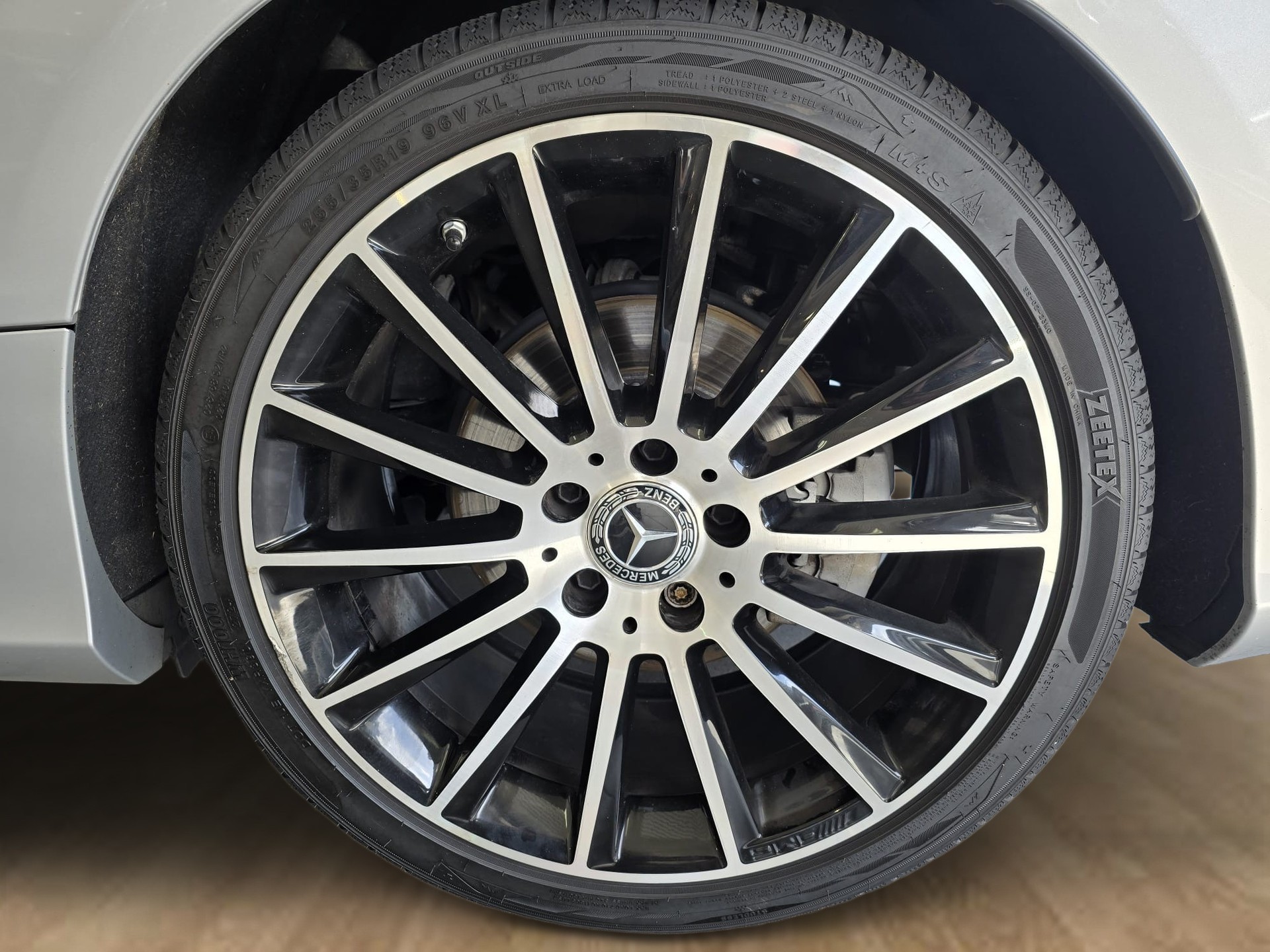 MERCEDES-BENZ C 200 4Matic AMG Line 9G-Tronic-image-20