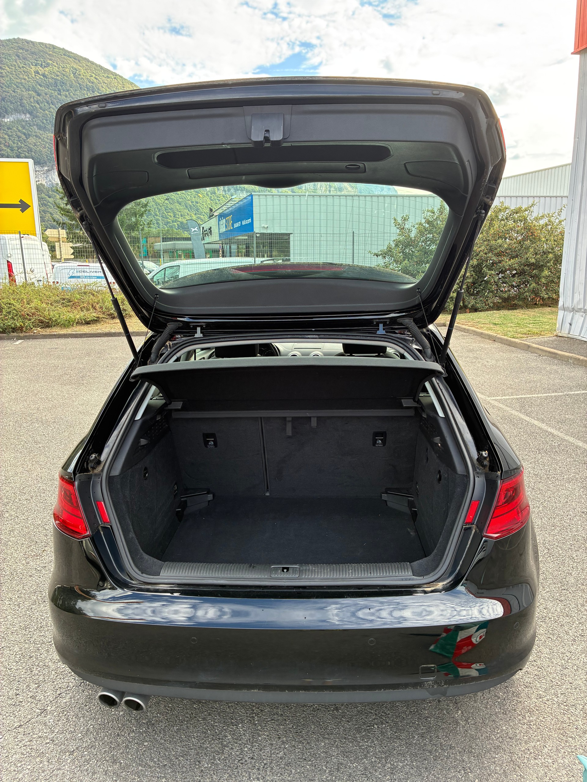 AUDI 2.0 TDI 150 Ambiente S-Tr-image-5