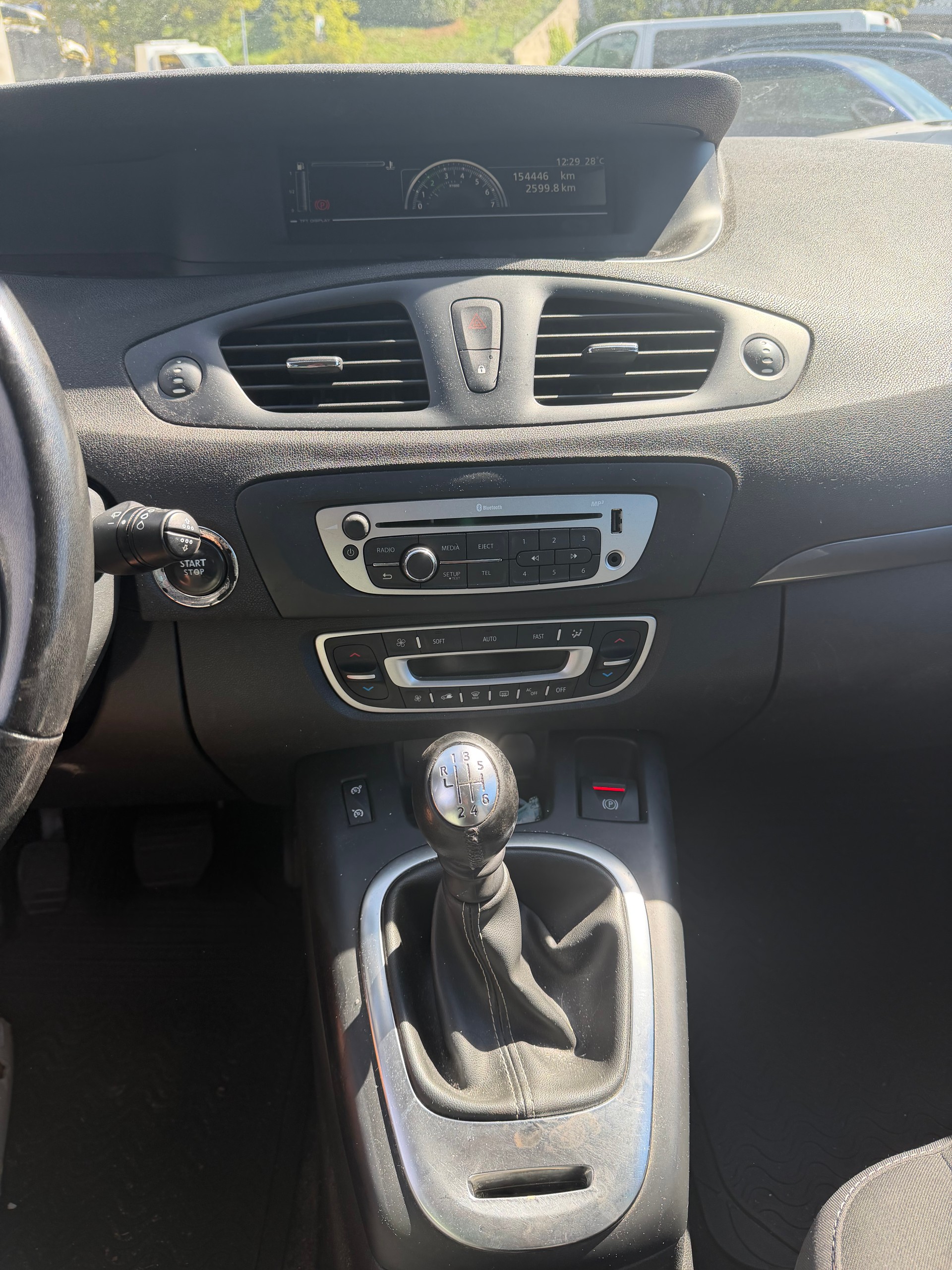 RENAULT Grand Scénic 1.2 16V Turbo Limited-image-1