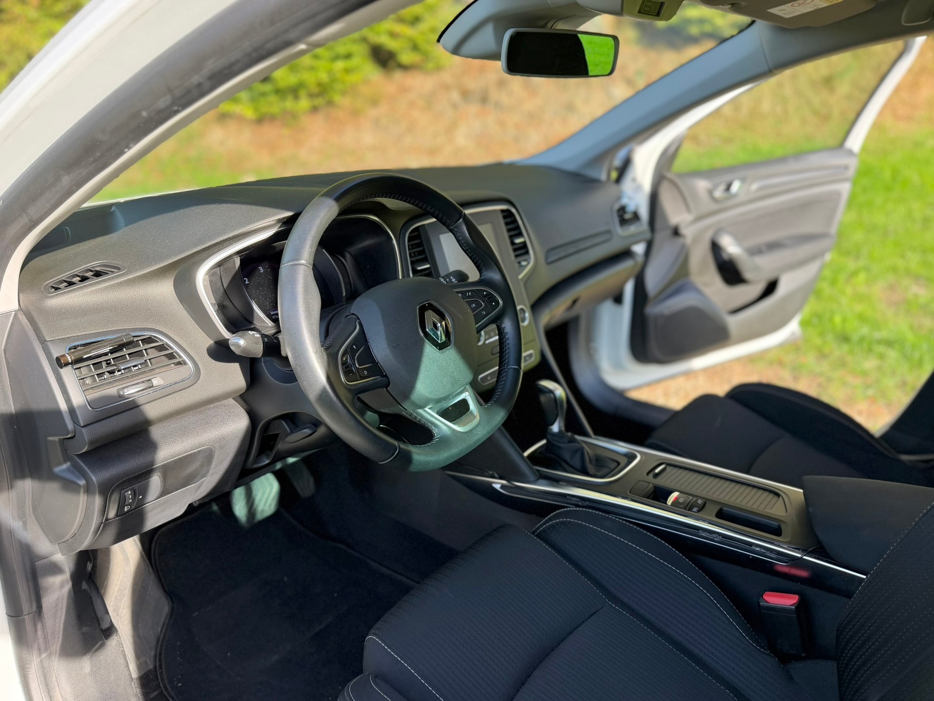 RENAULT 1.5 Blue dCi Business EDC-image-3