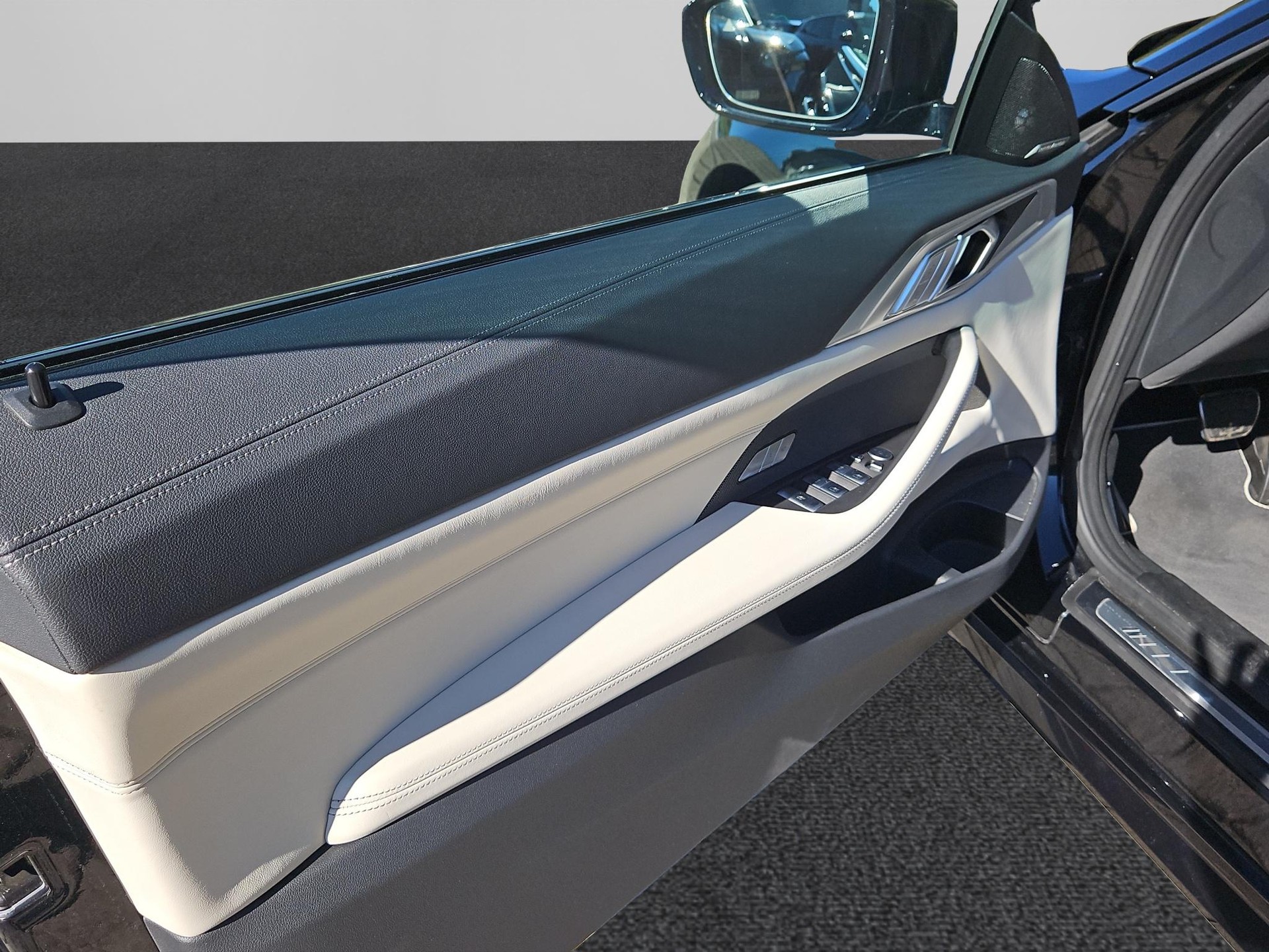 BMW M440d xDrive Cabrio-image-9