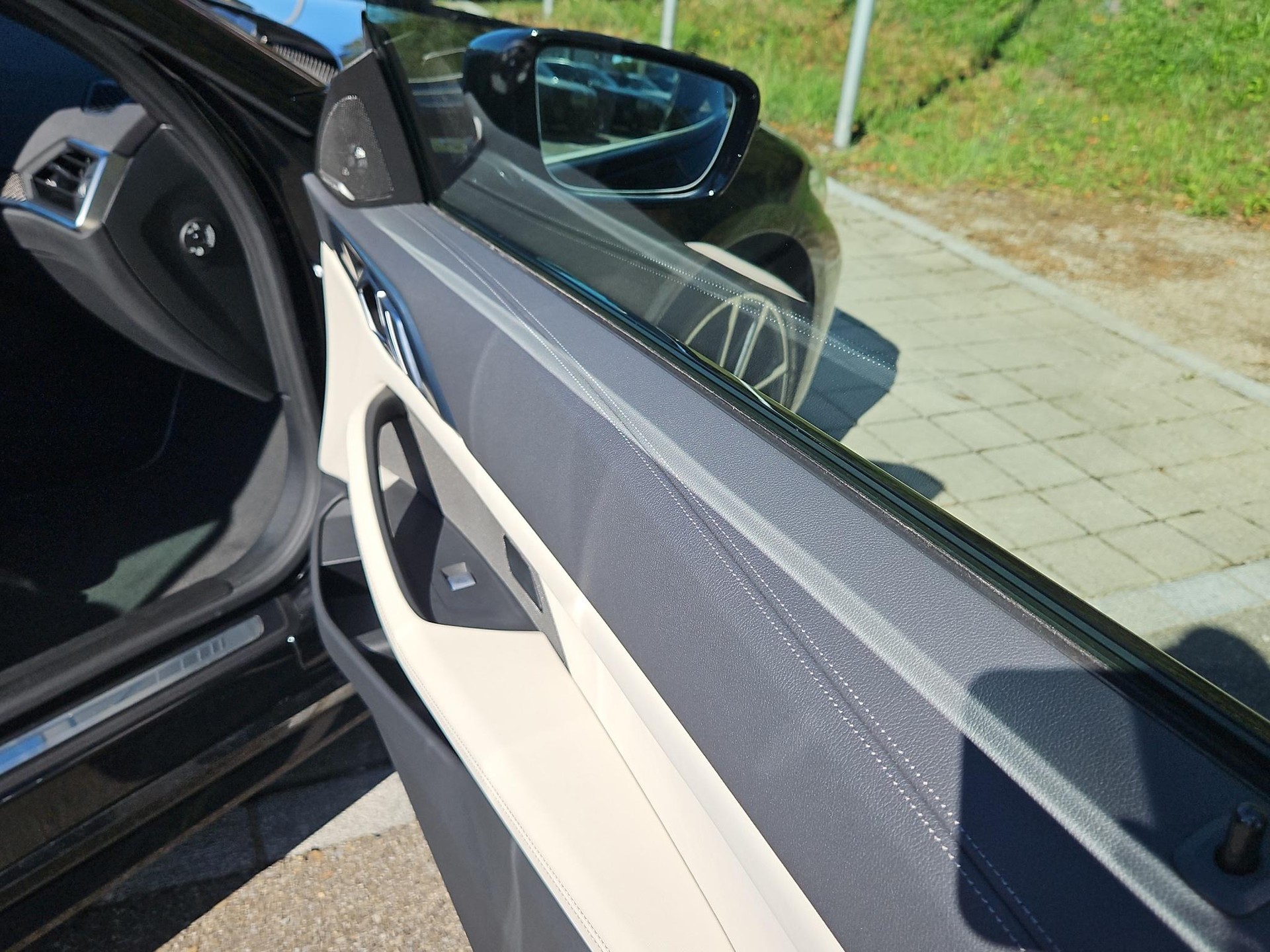 BMW M440d xDrive Cabrio-image-15