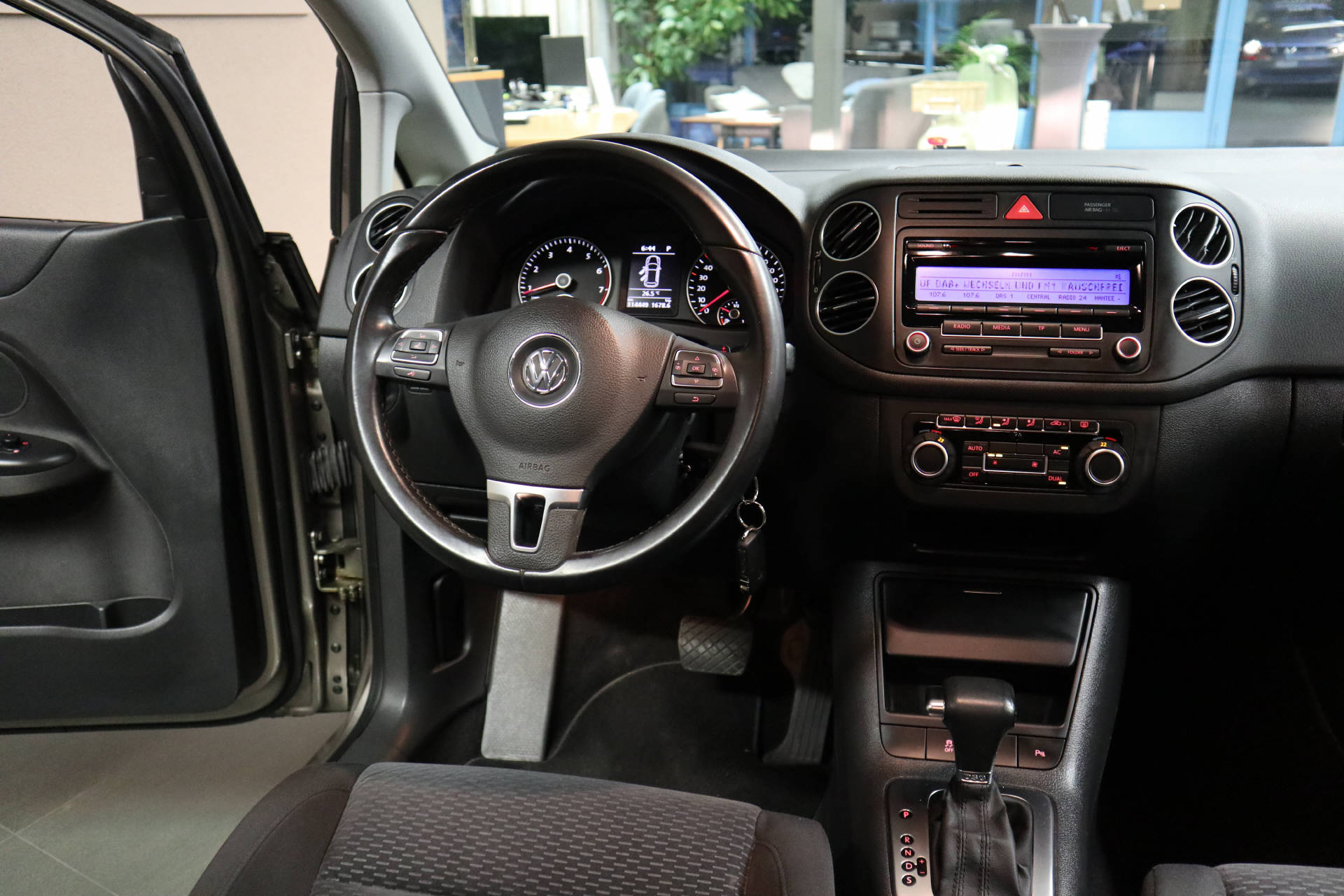 VW Golf Plus 1.4 TSI 122 Comfortline DSG-image-12