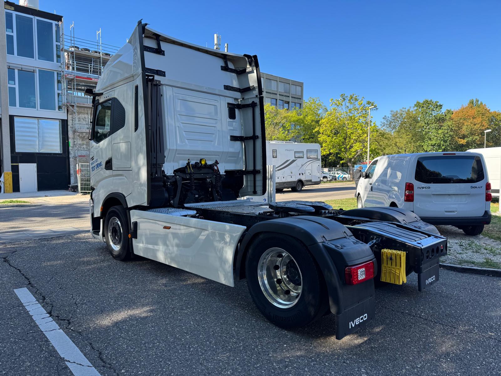 IVECO S-Way 440S50T/FP-image-2