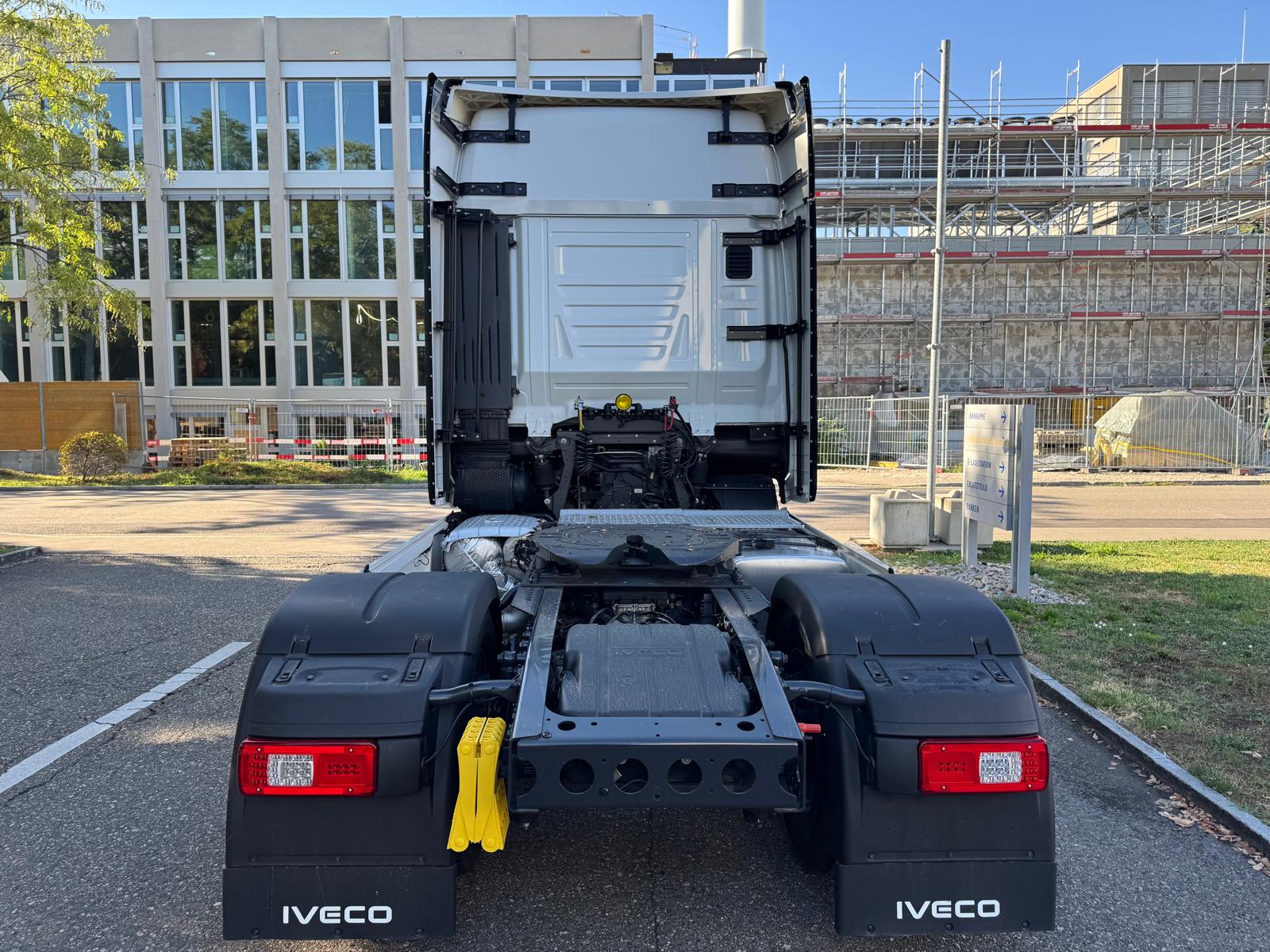IVECO S-Way 440S50T/FP-image-3