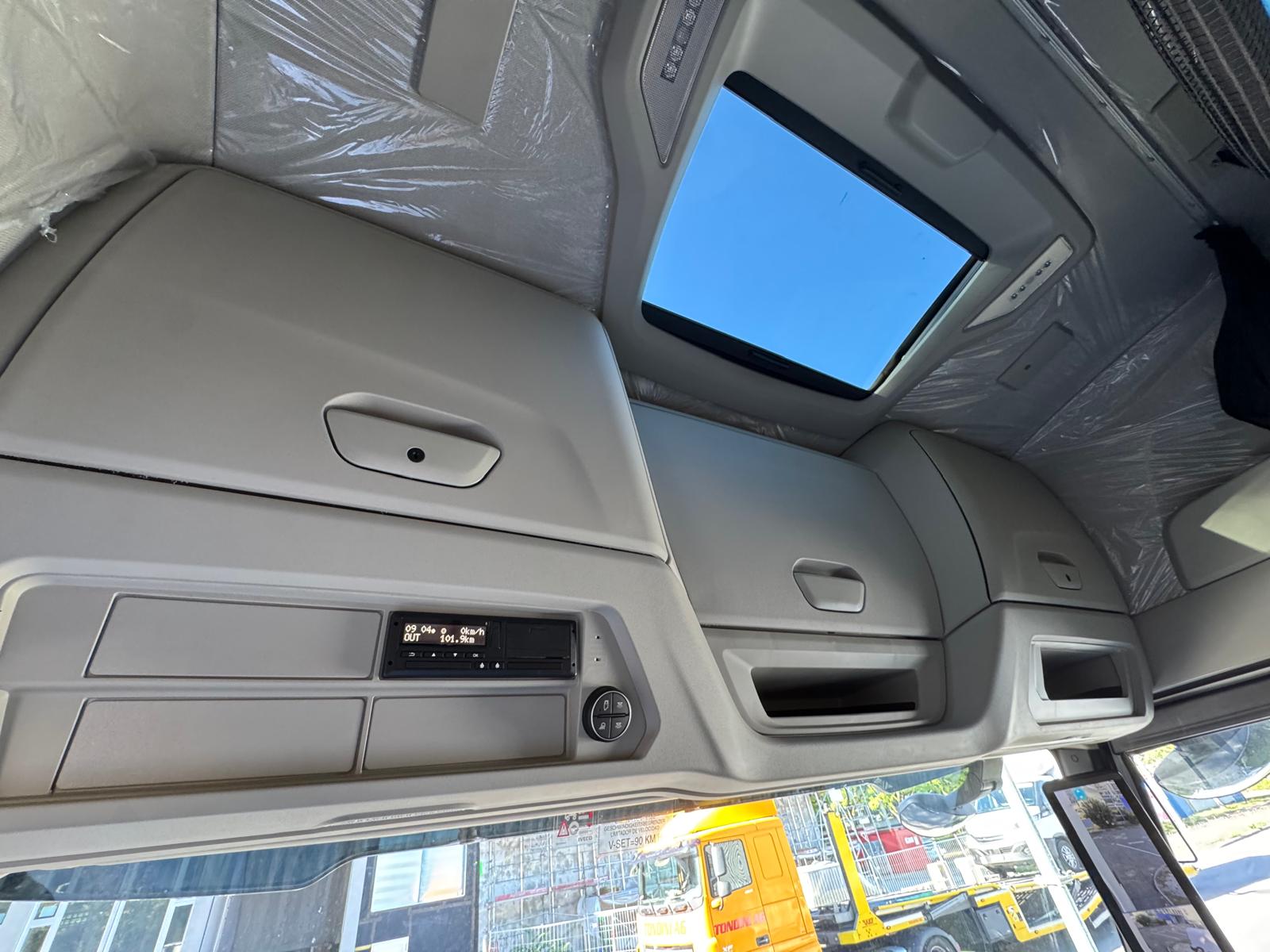 IVECO S-Way 440S50T/FP-image-8