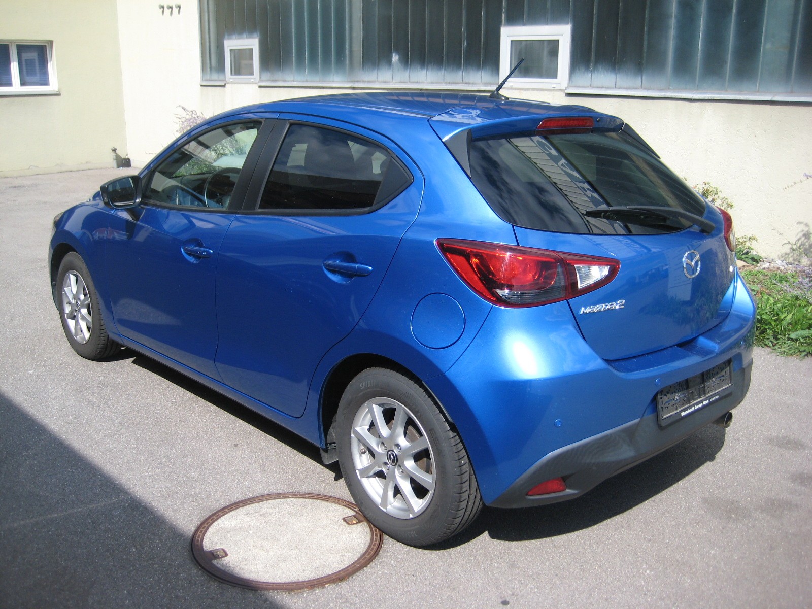 MAZDA 2 1.5i 16V Skyactiv-G Revolution Drive-image-2