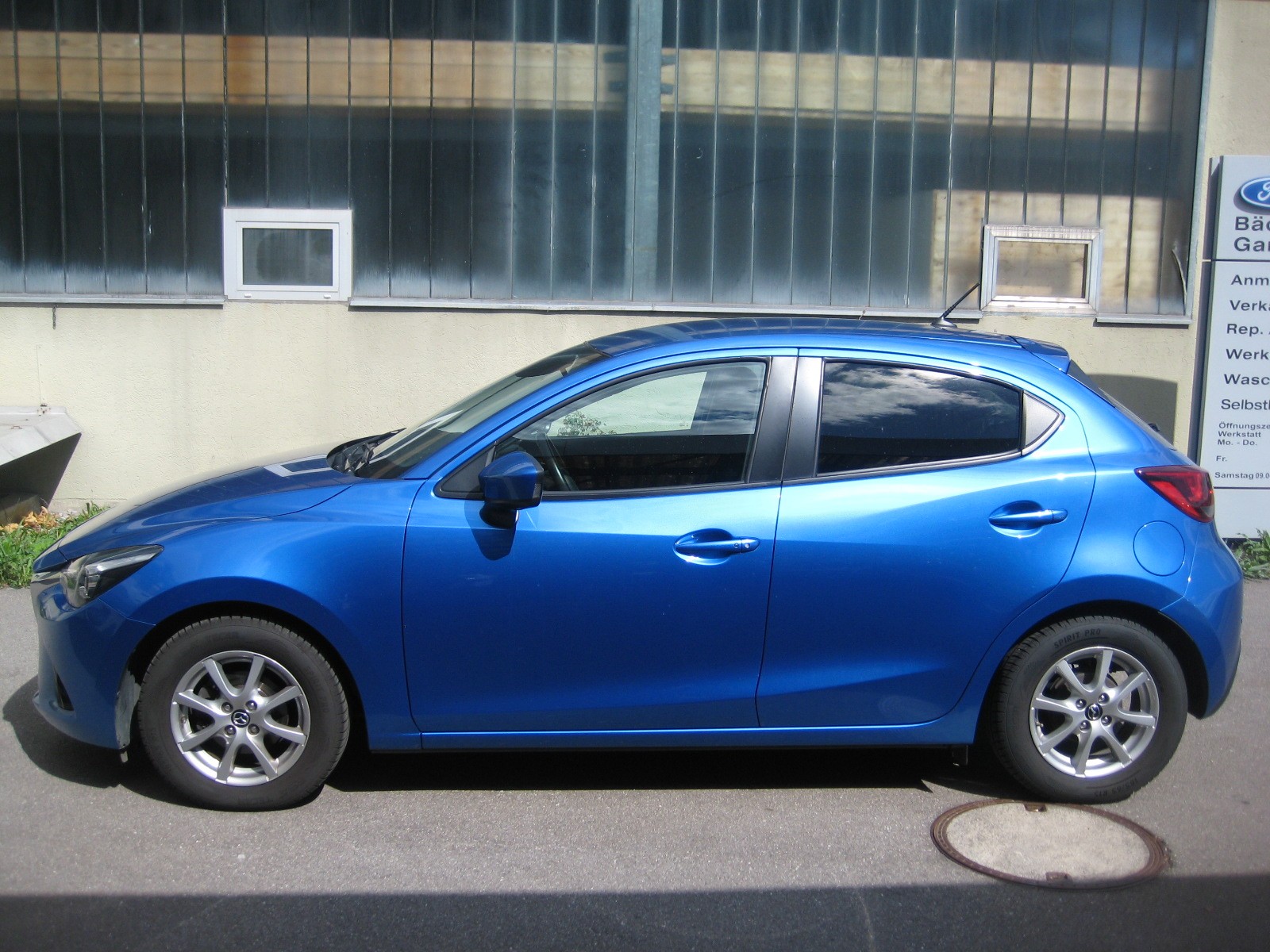 MAZDA 2 1.5i 16V Skyactiv-G Revolution Drive-image-1