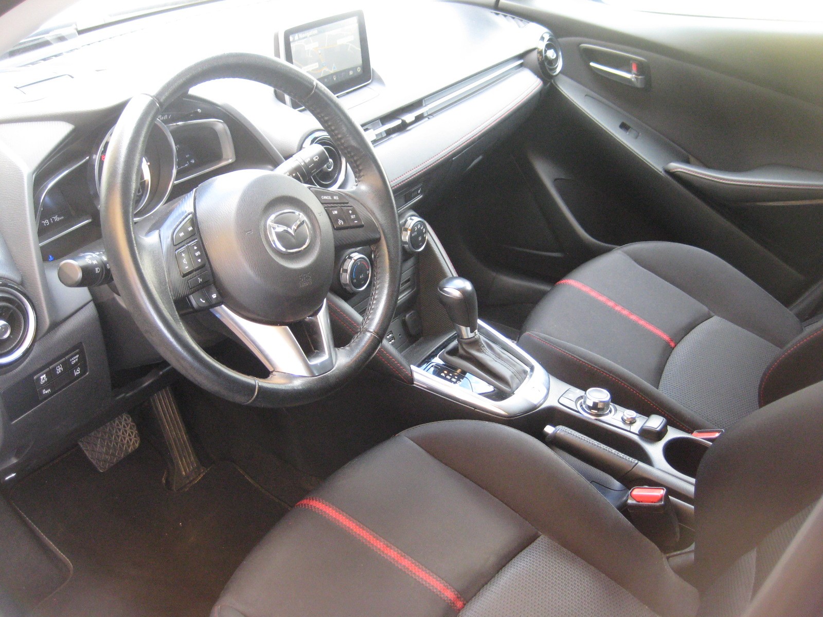 MAZDA 2 1.5i 16V Skyactiv-G Revolution Drive-image-5