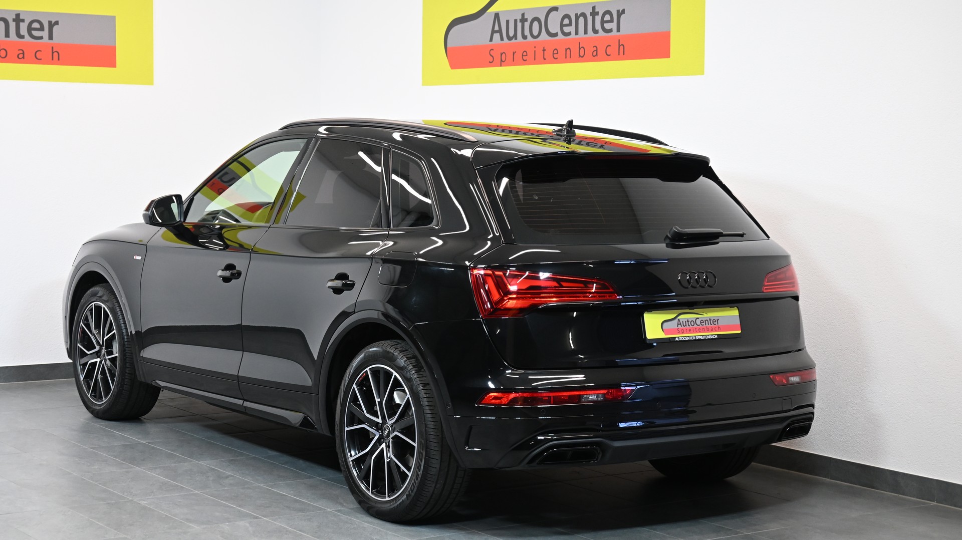 AUDI Q5 50 TFSI e PHEV S line quattro S-tronic-image-15