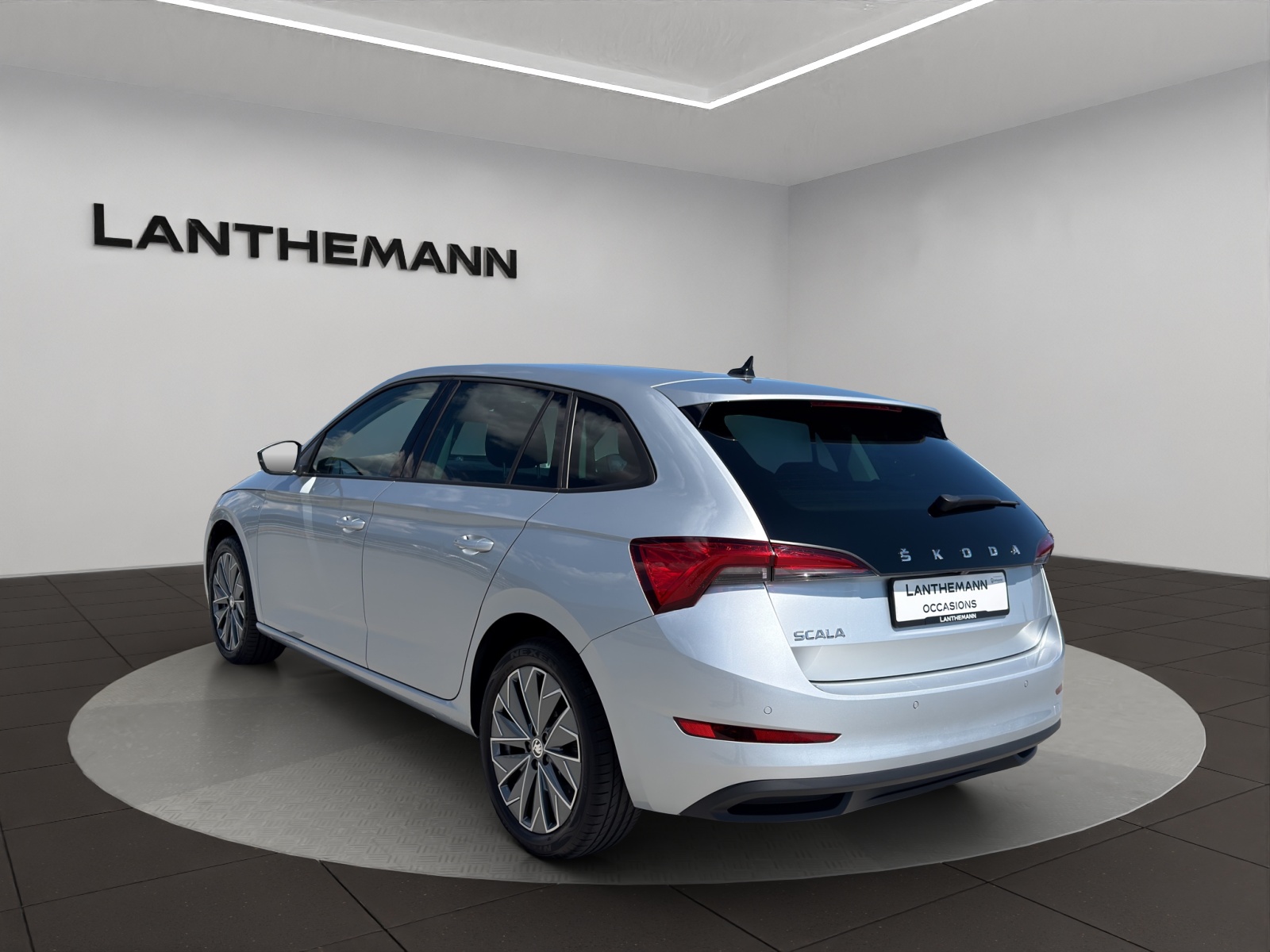 SKODA Scala 1.0 TSI Tour DSG-image-2