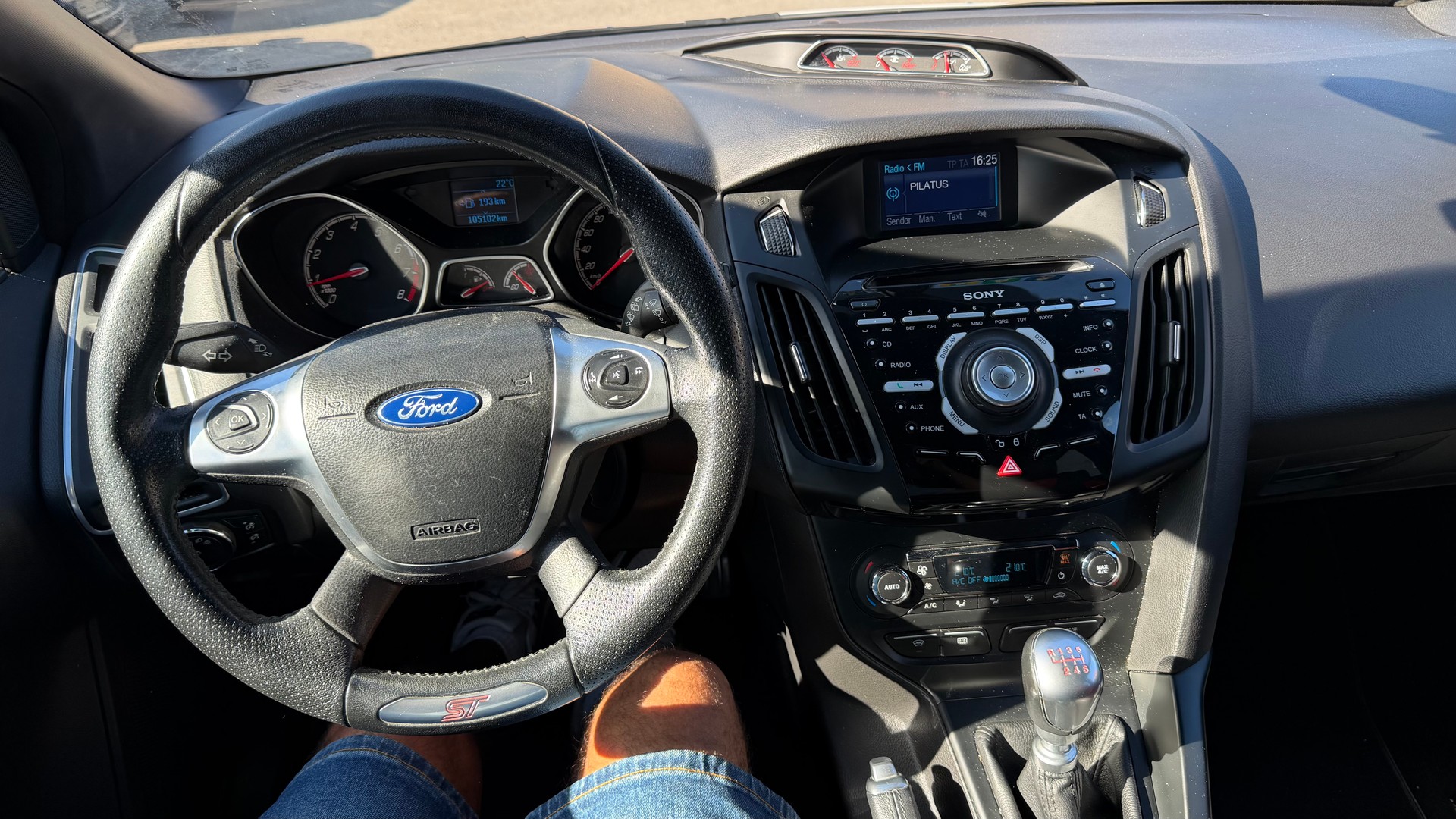 FORD Focus 2.0 SCTi ST-3-image-8