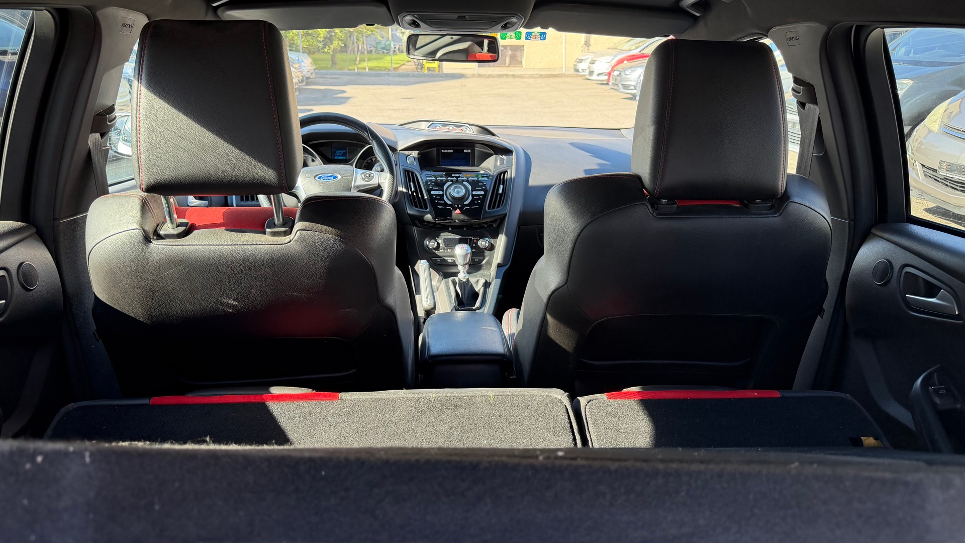 FORD Focus 2.0 SCTi ST-3-image-11