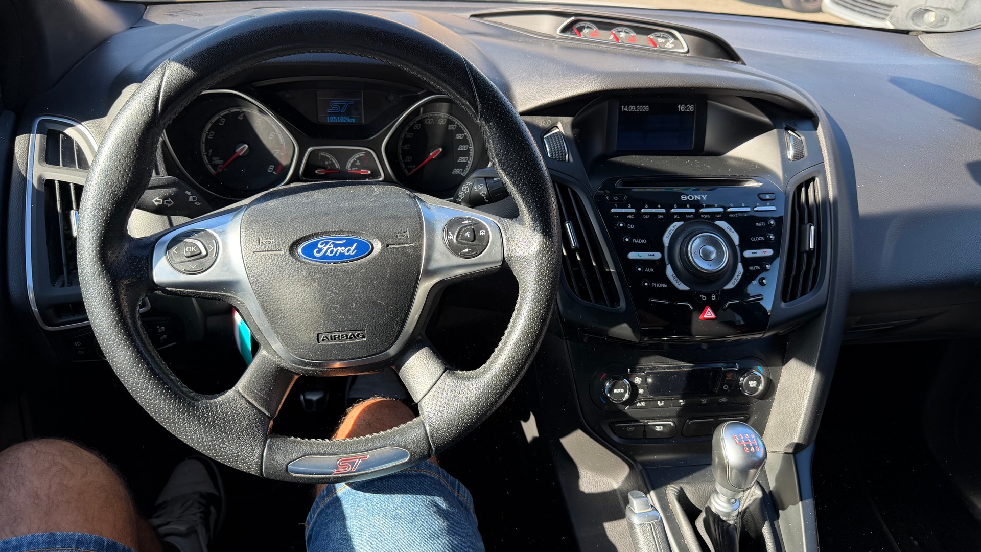 FORD Focus 2.0 SCTi ST-3-image-6