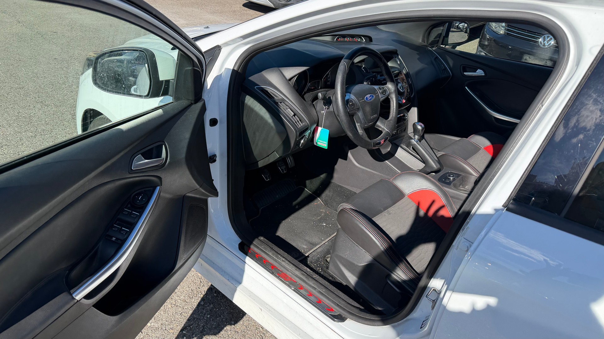 FORD Focus 2.0 SCTi ST-3-image-5