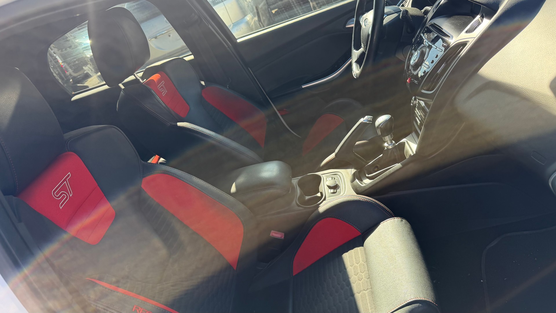 FORD Focus 2.0 SCTi ST-3-image-9