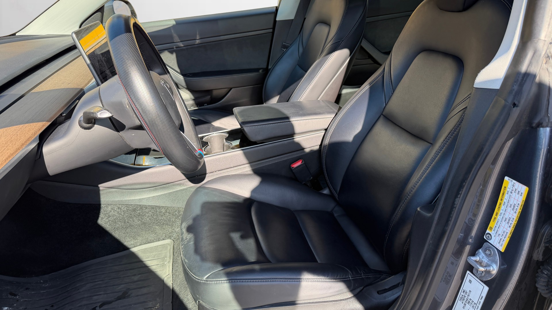 TESLA Model 3-image-4