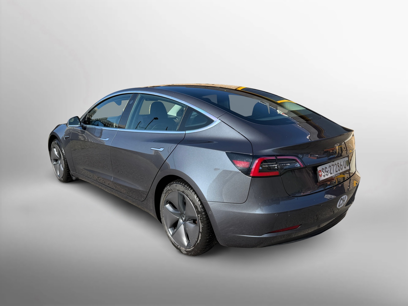 TESLA Model 3-image-1