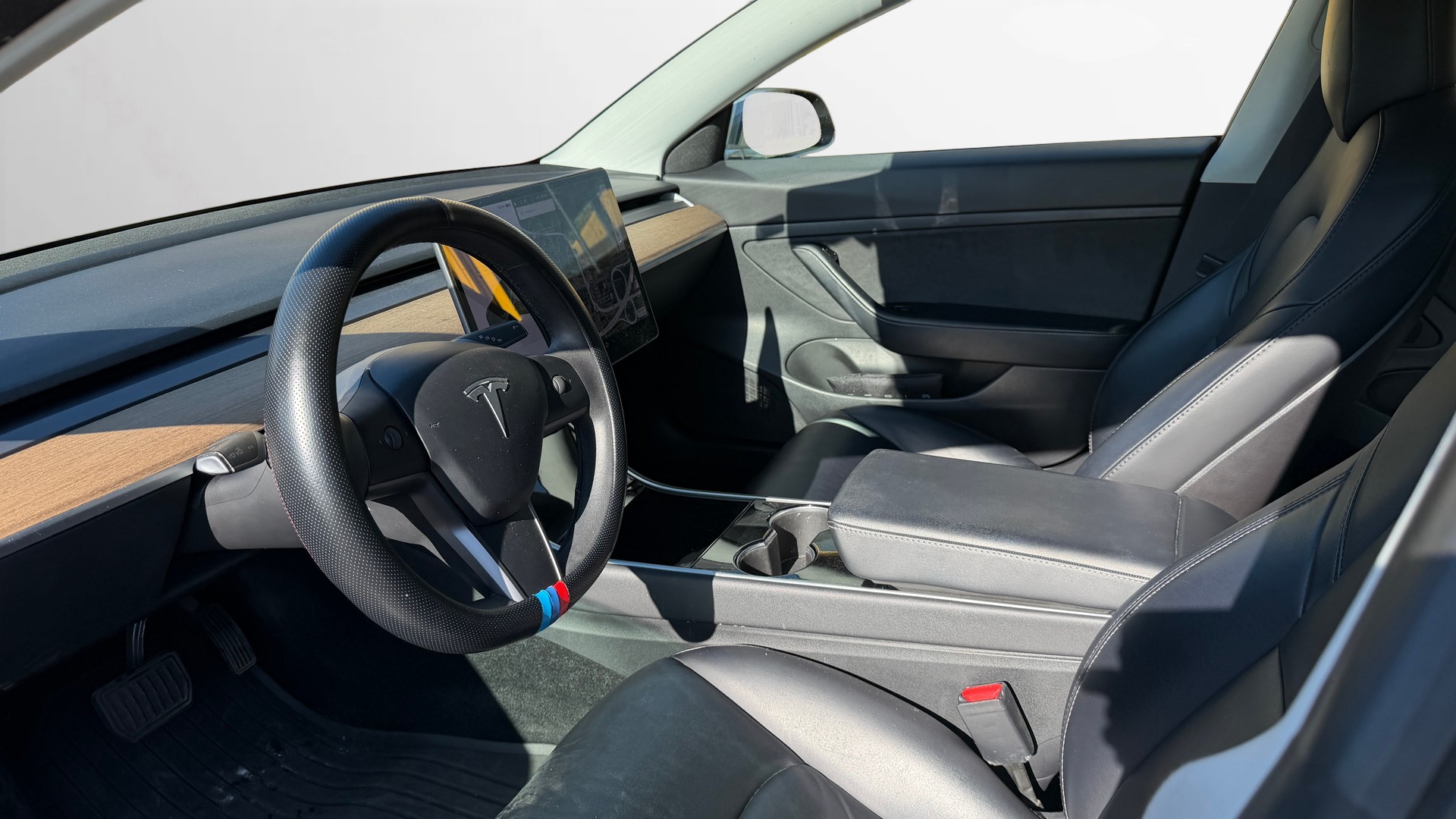 TESLA Model 3-image-3