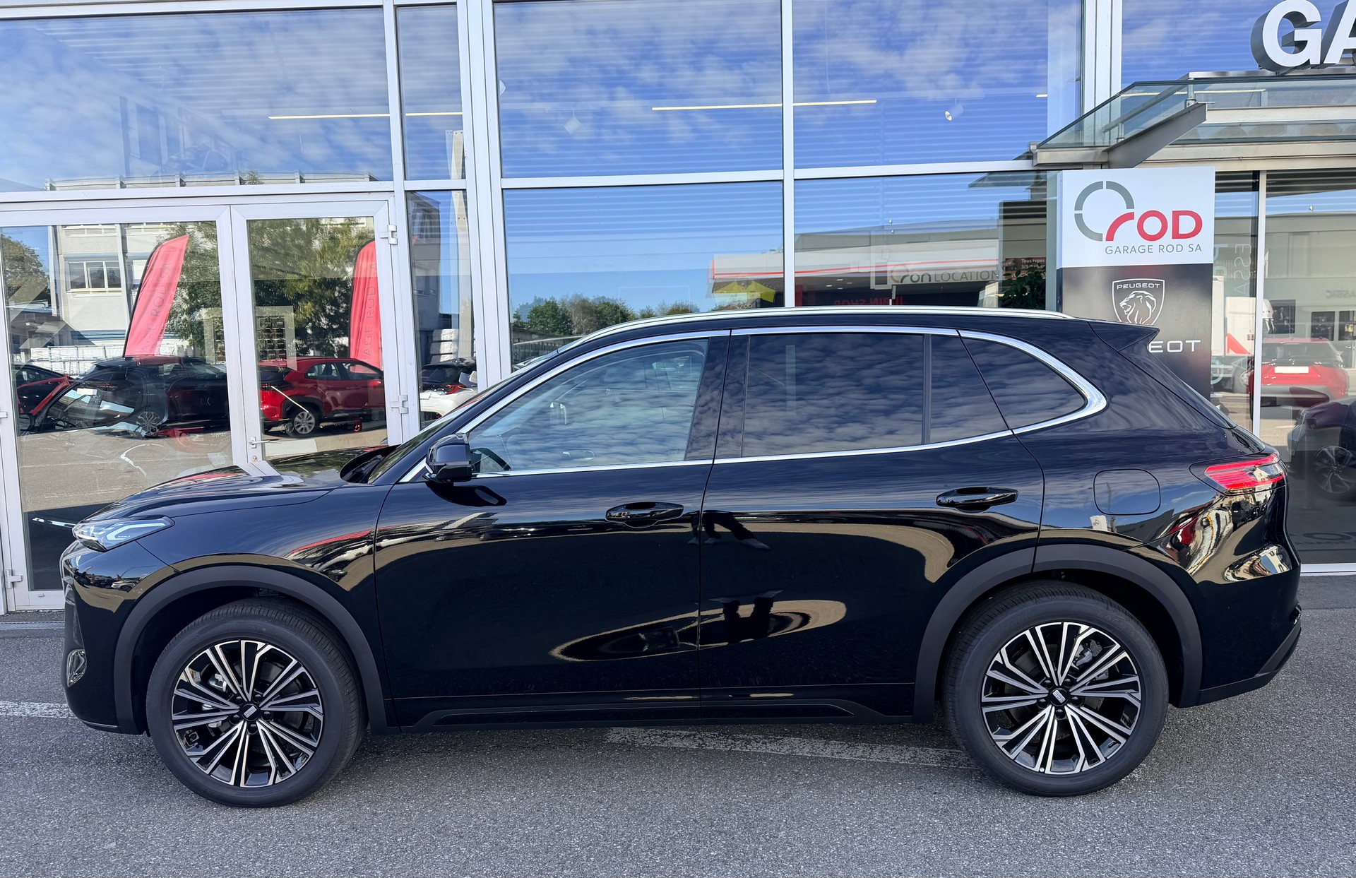 GEELY STARRAY EM-i Max+ 29.8 kWh polar black-image-3